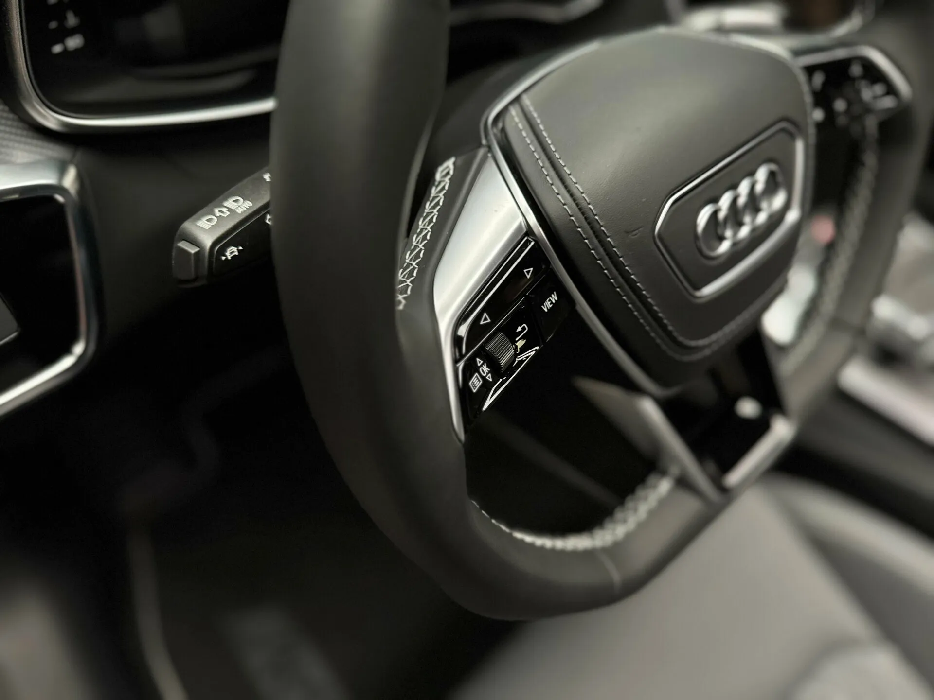 Audi A7L 2024 24