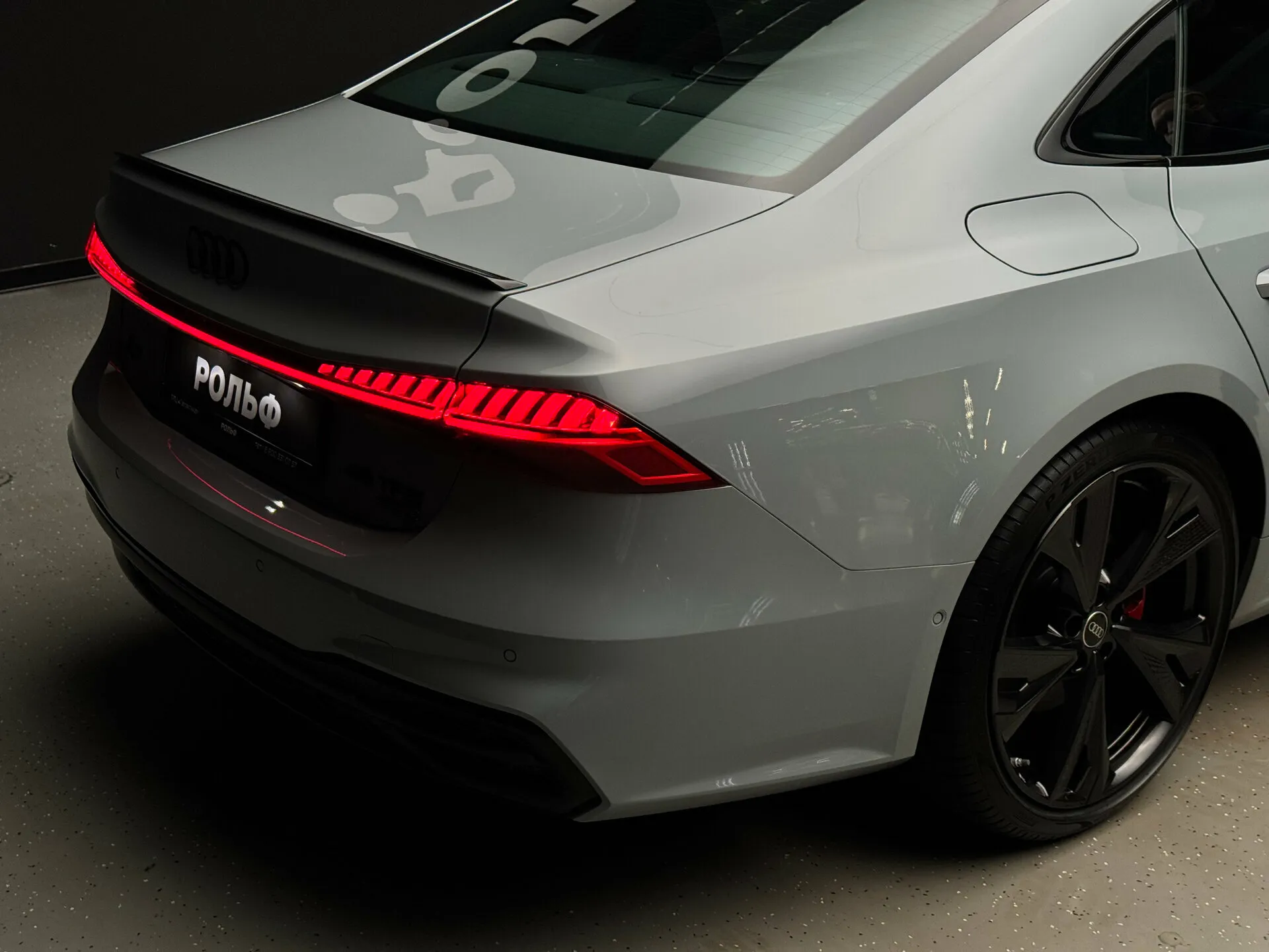 Audi A7L 2024 10