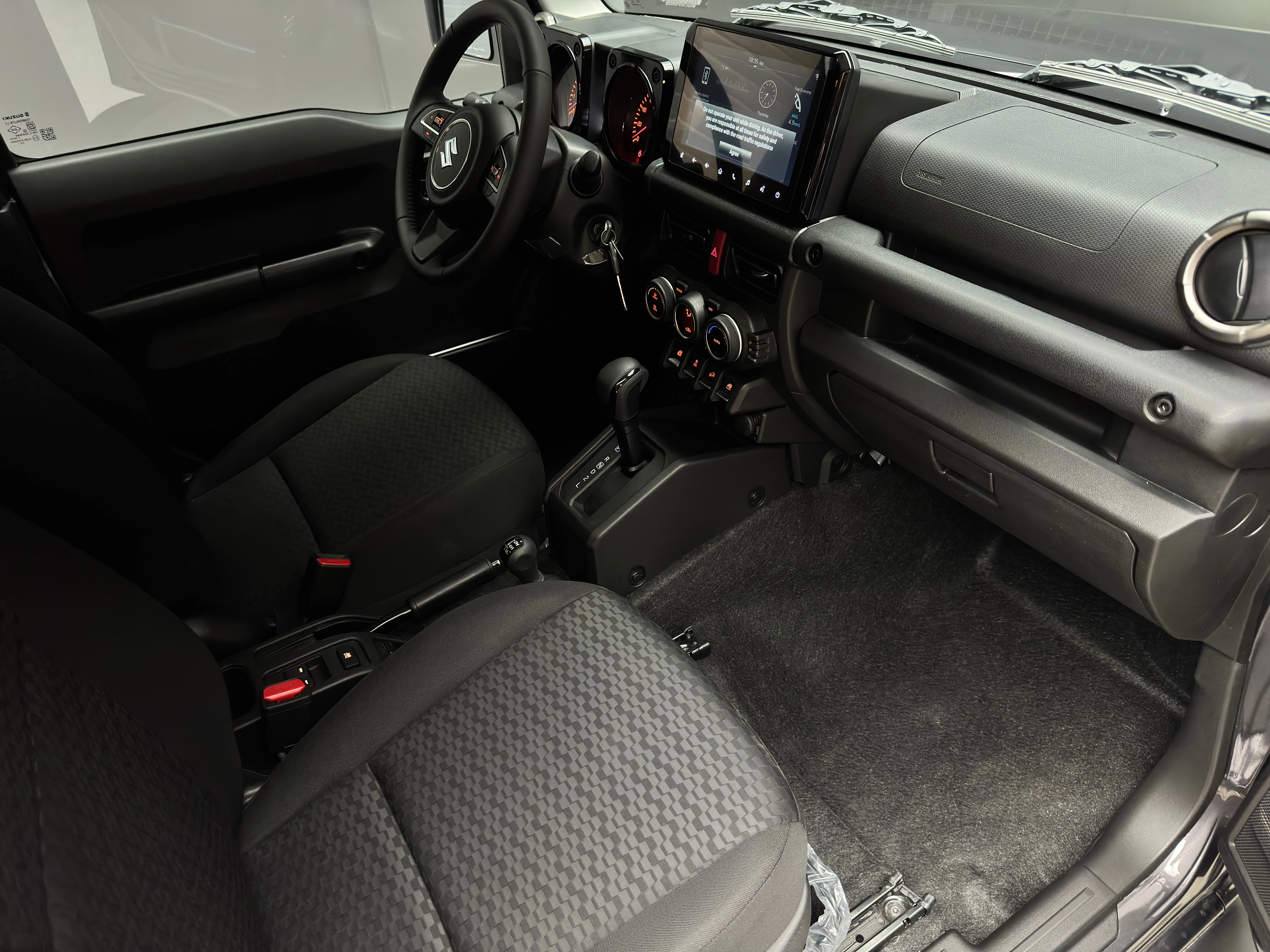 Suzuki Jimny 2025 13