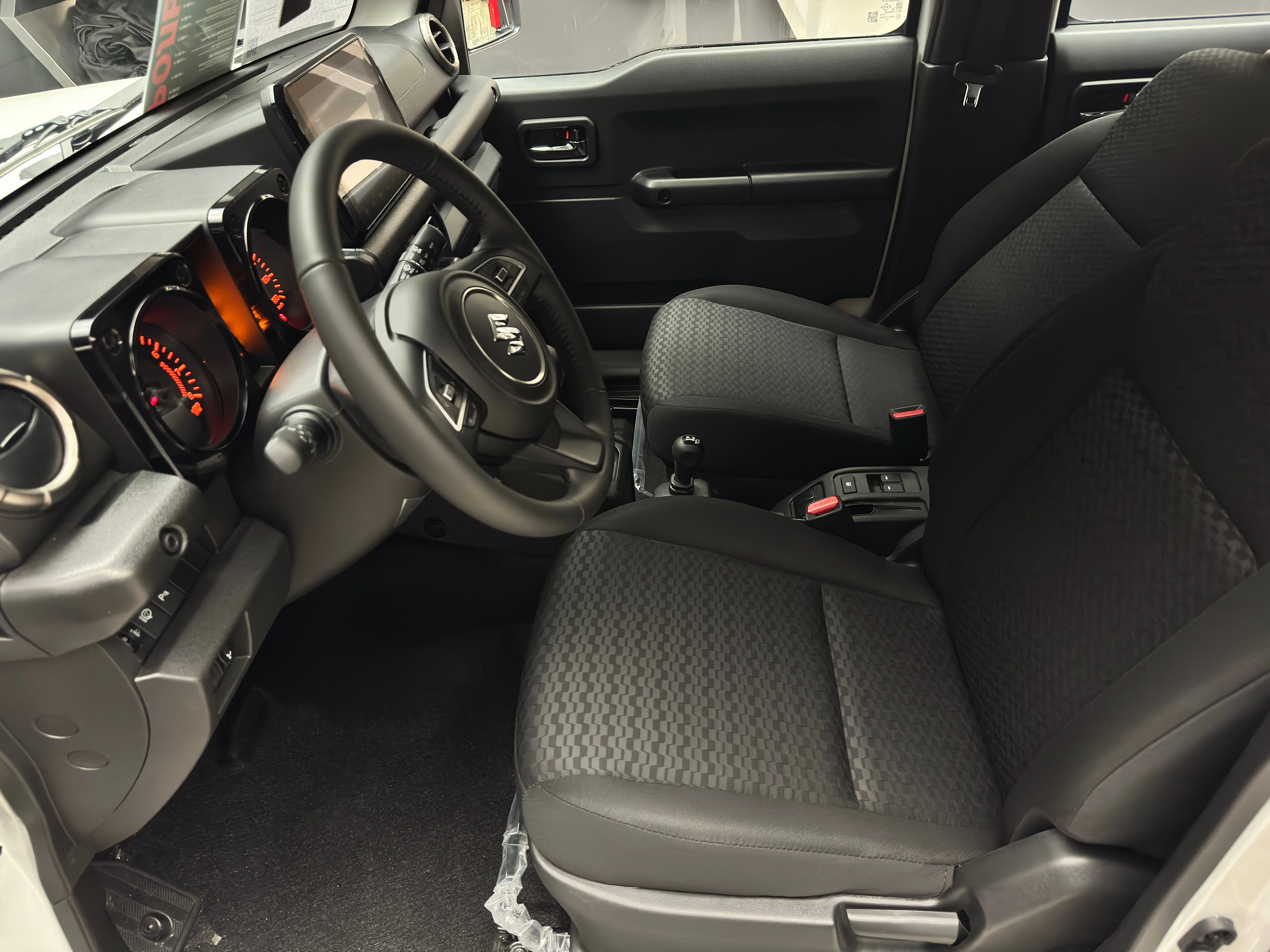 Suzuki Jimny 2025 14
