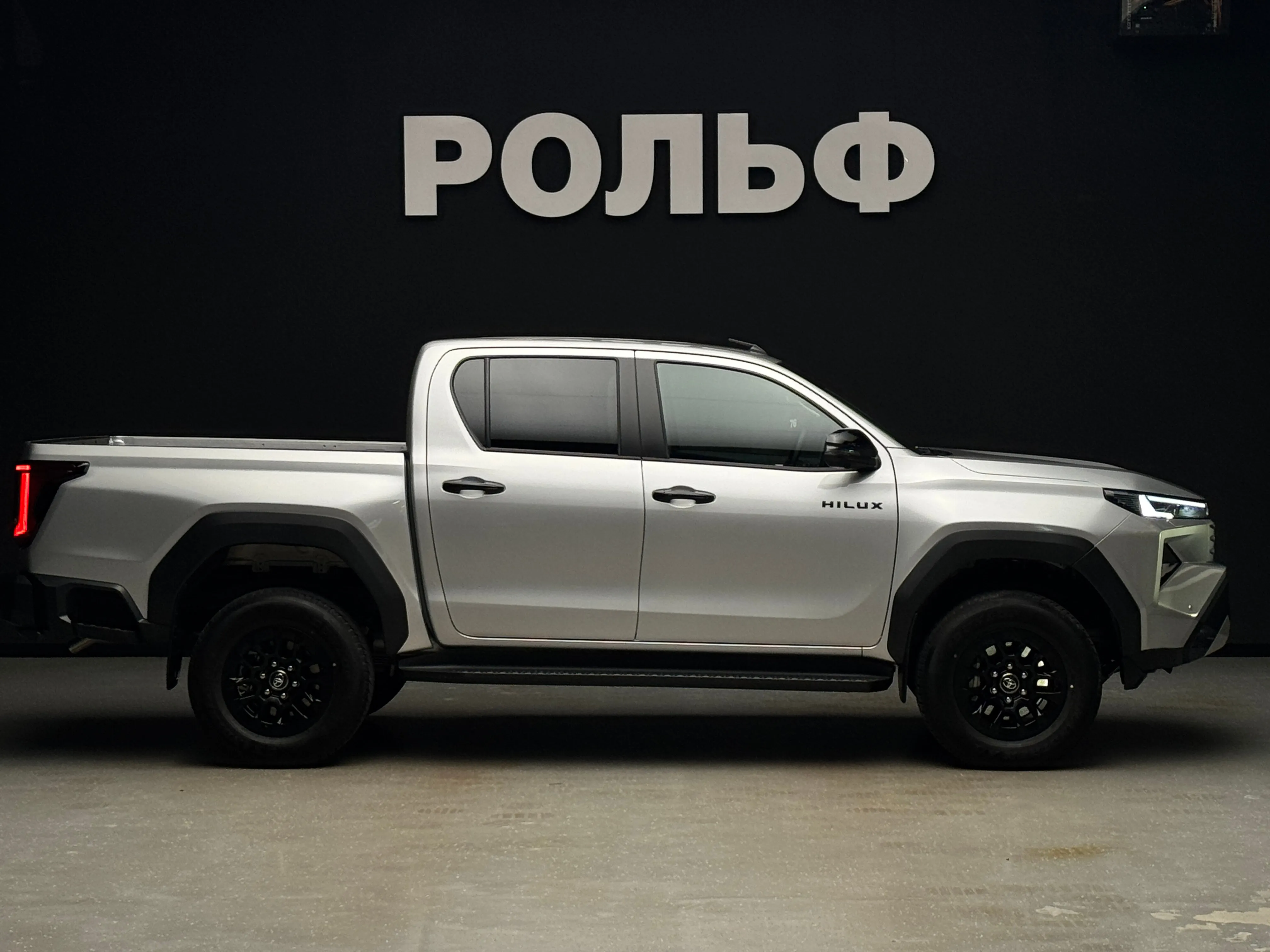 Toyota Hilux 2025 4
