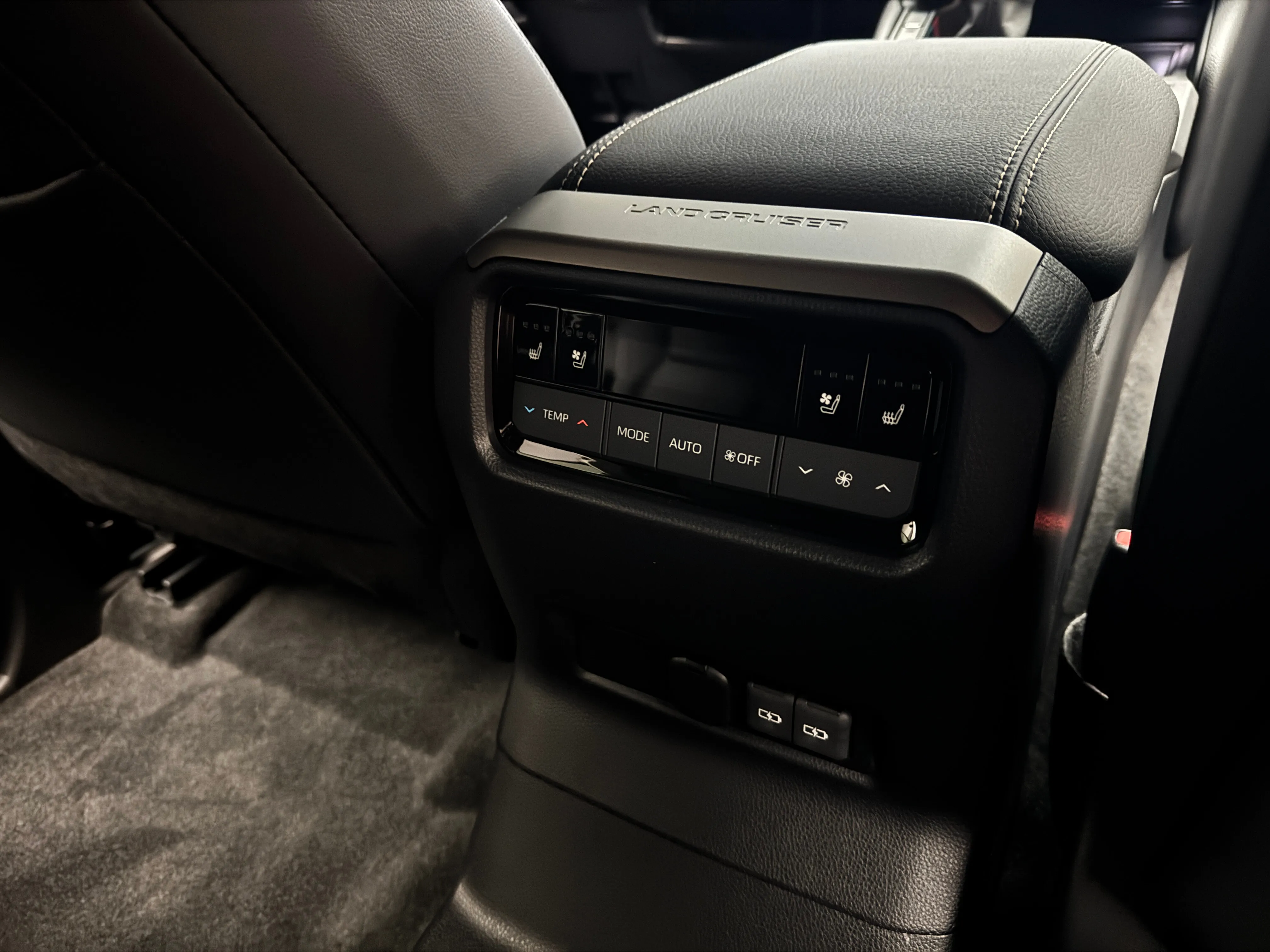 Toyota Land Cruiser Prado 2026 24