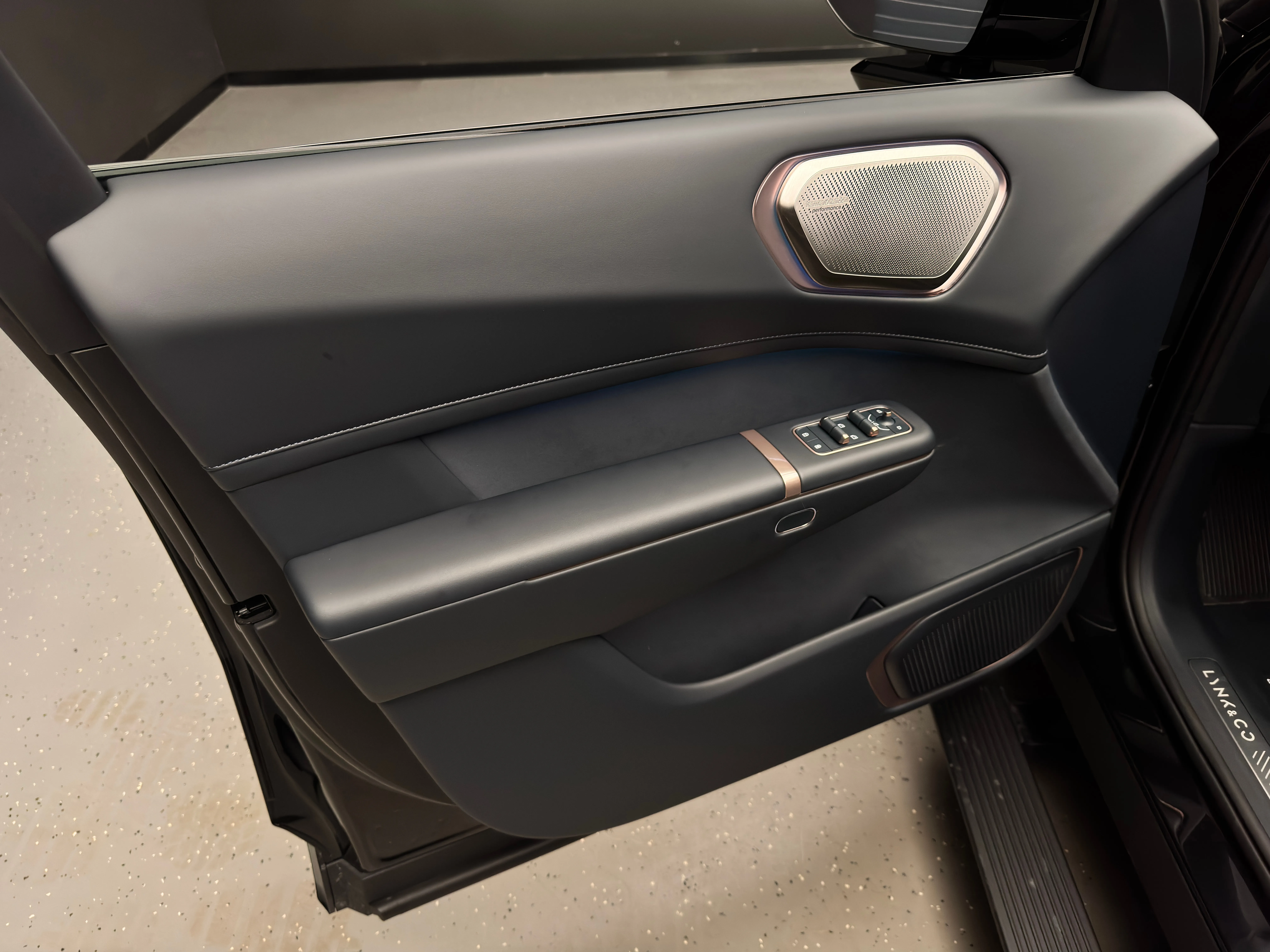 Lynk & Co 900 2025 14