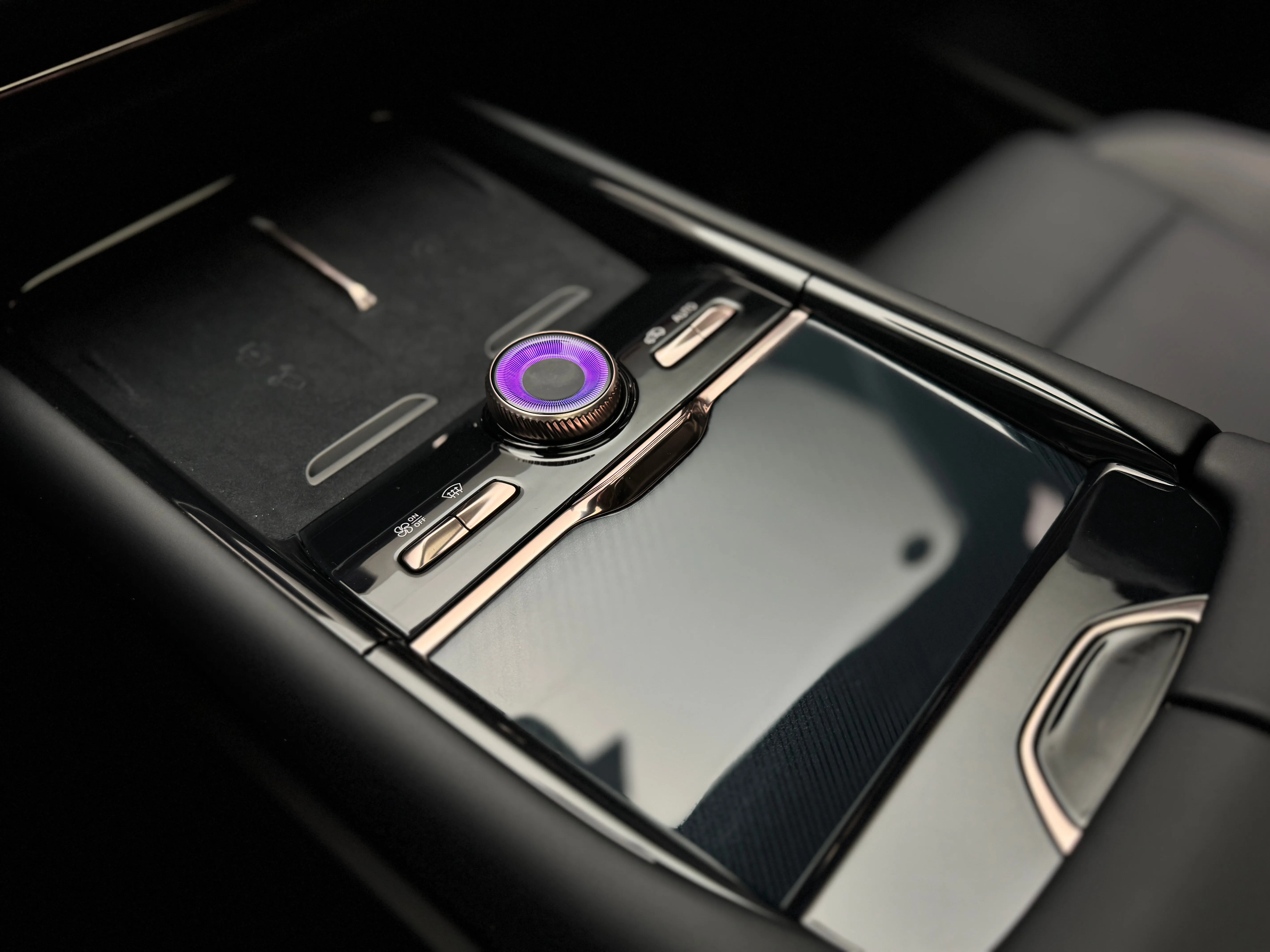 Lynk & Co 900 2025 18