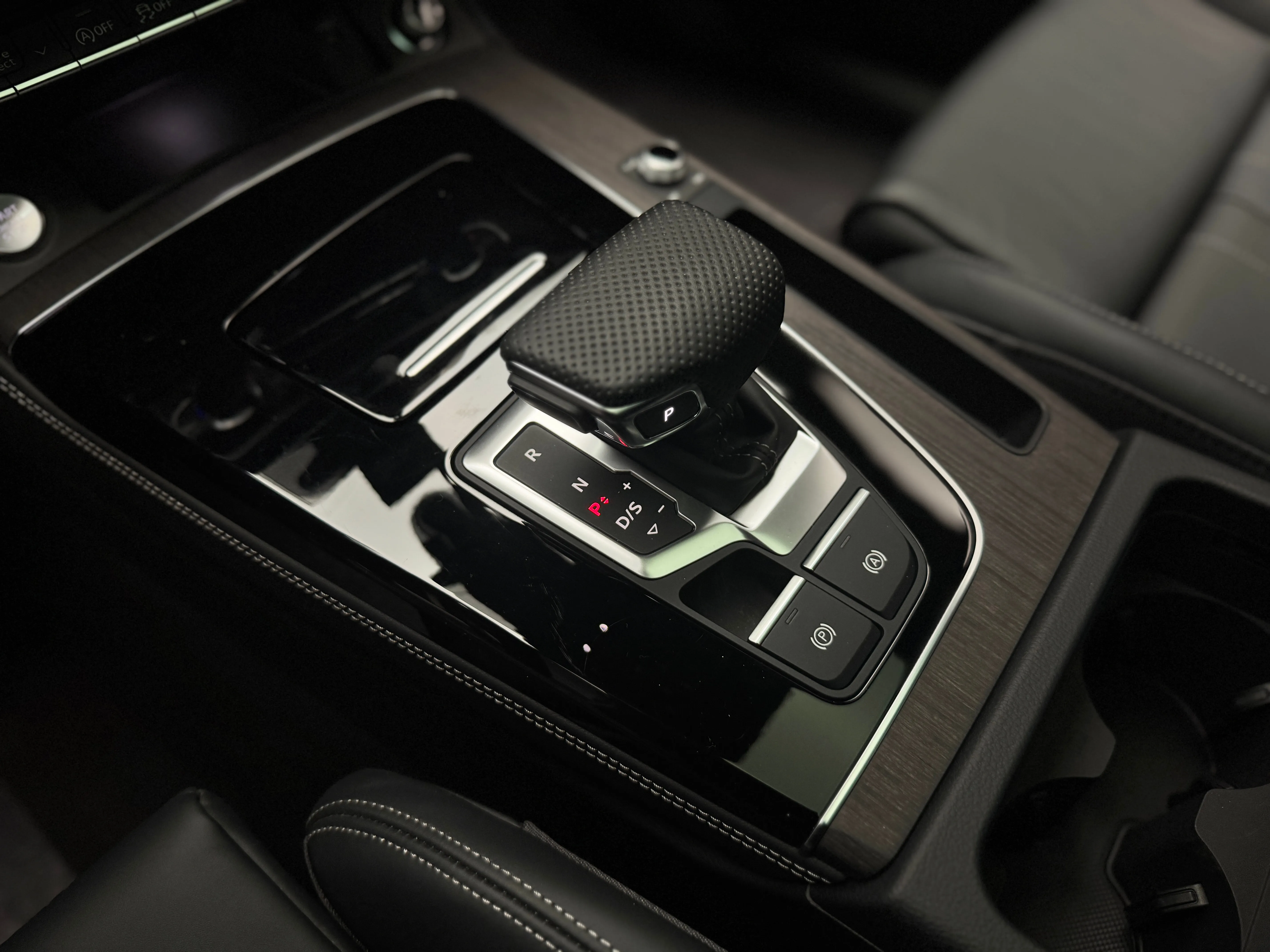 Audi Q5L 2025 14