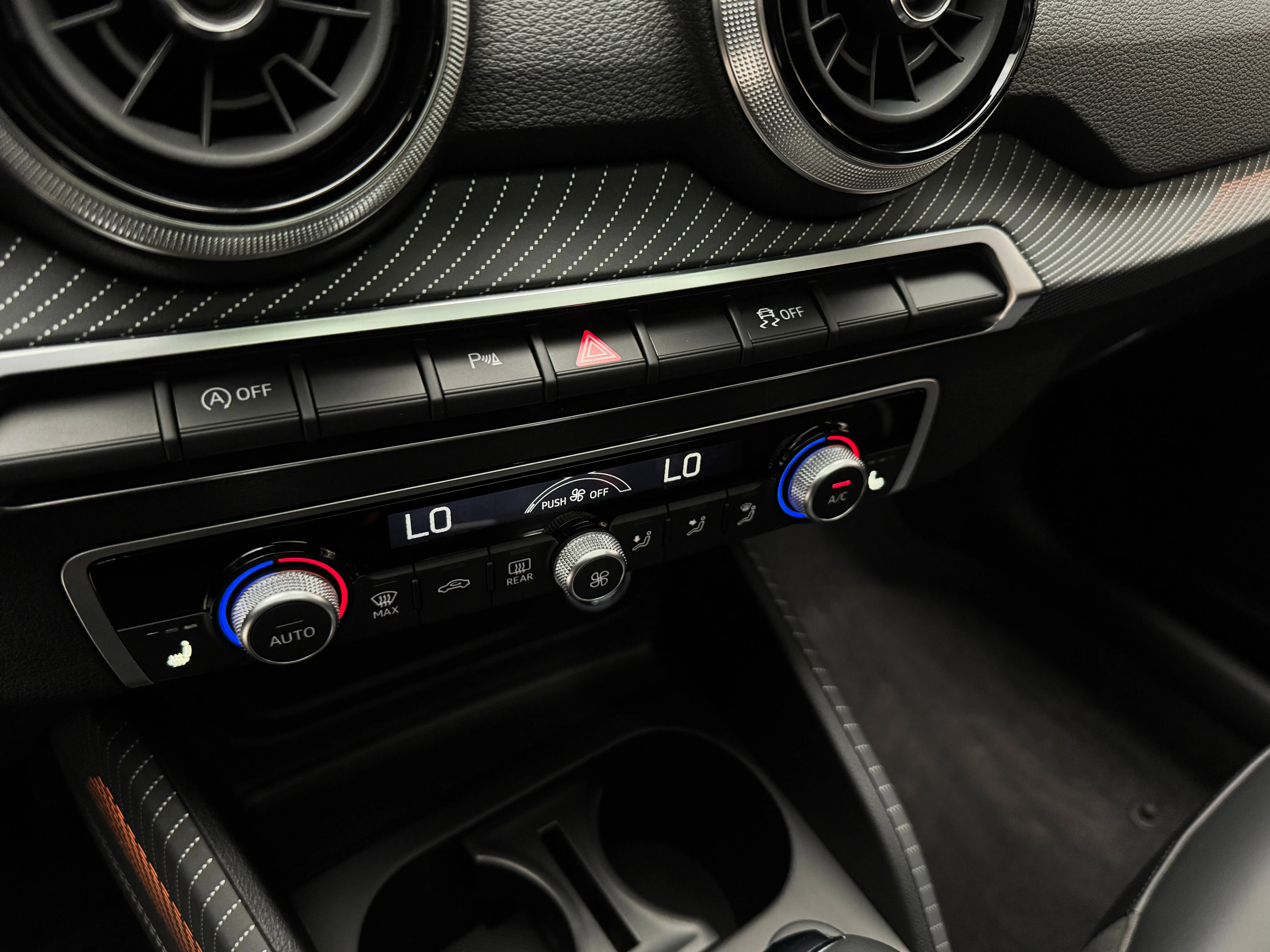 Audi Q2L 2025 20