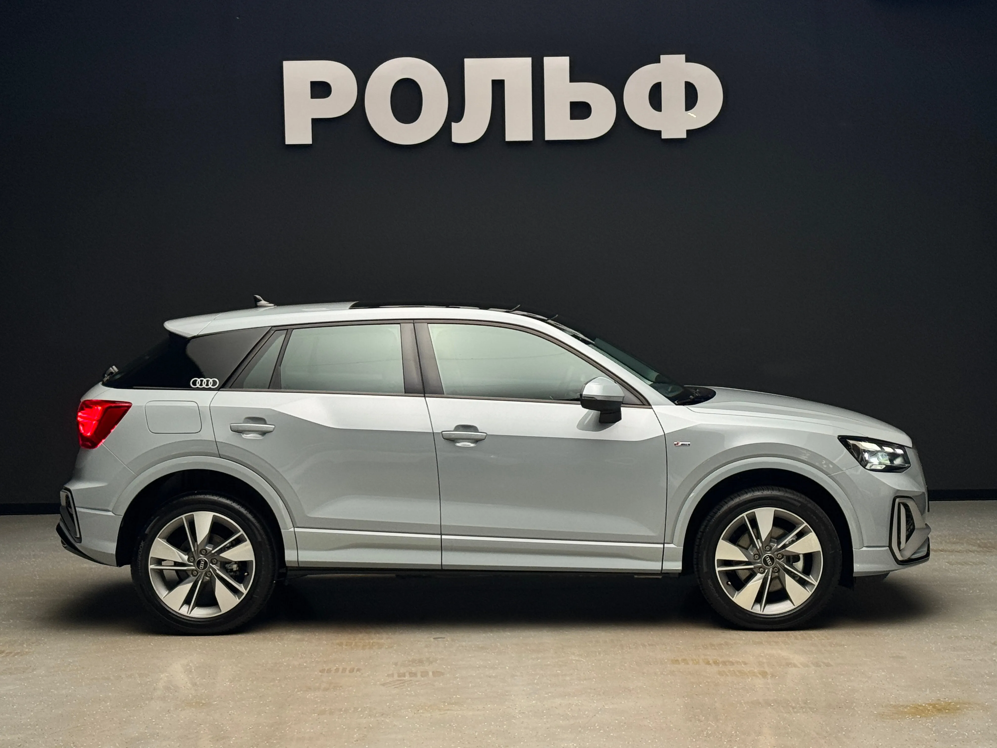 Audi Q2L 2025 5