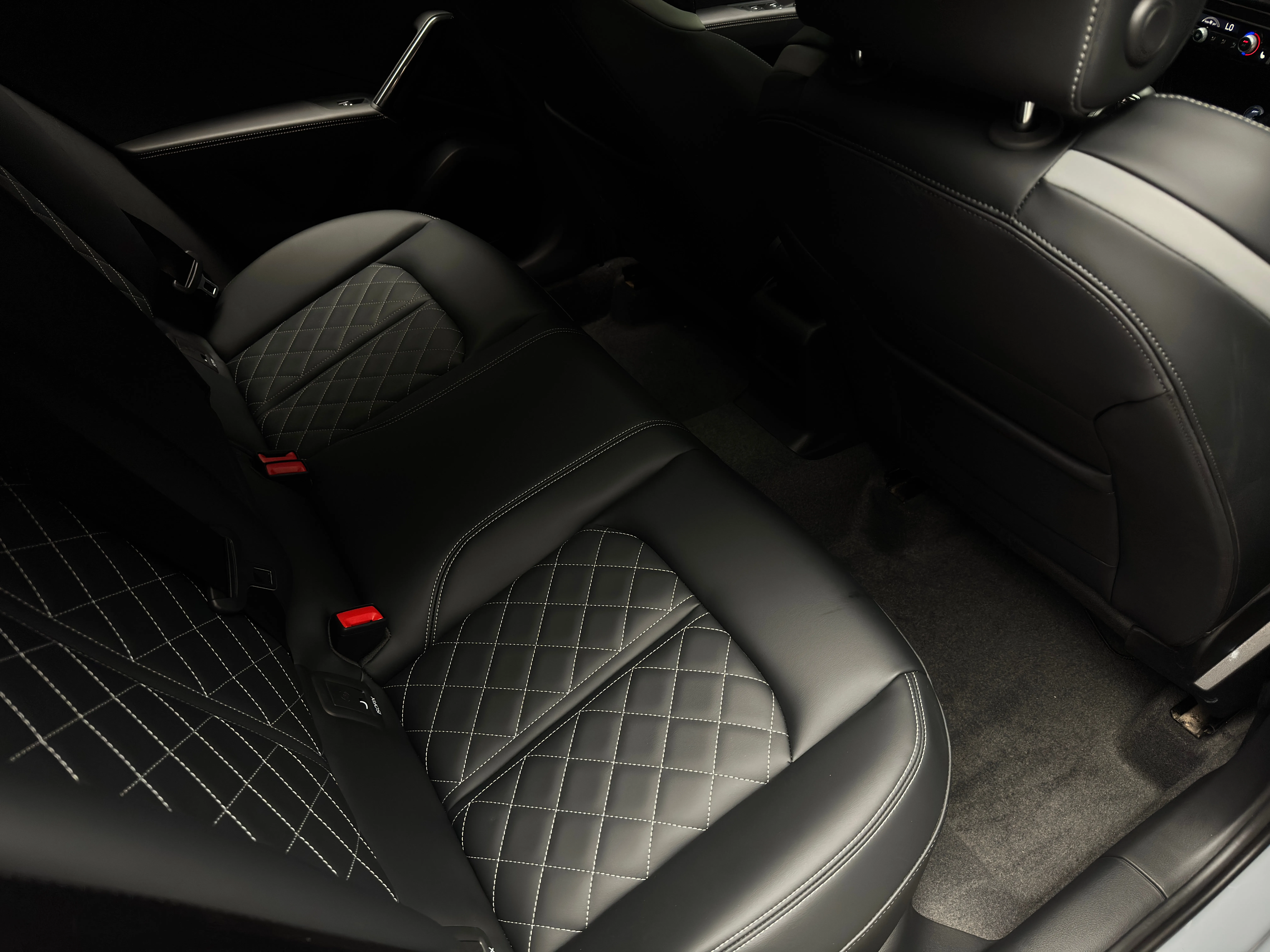 Audi Q2L 2025 24
