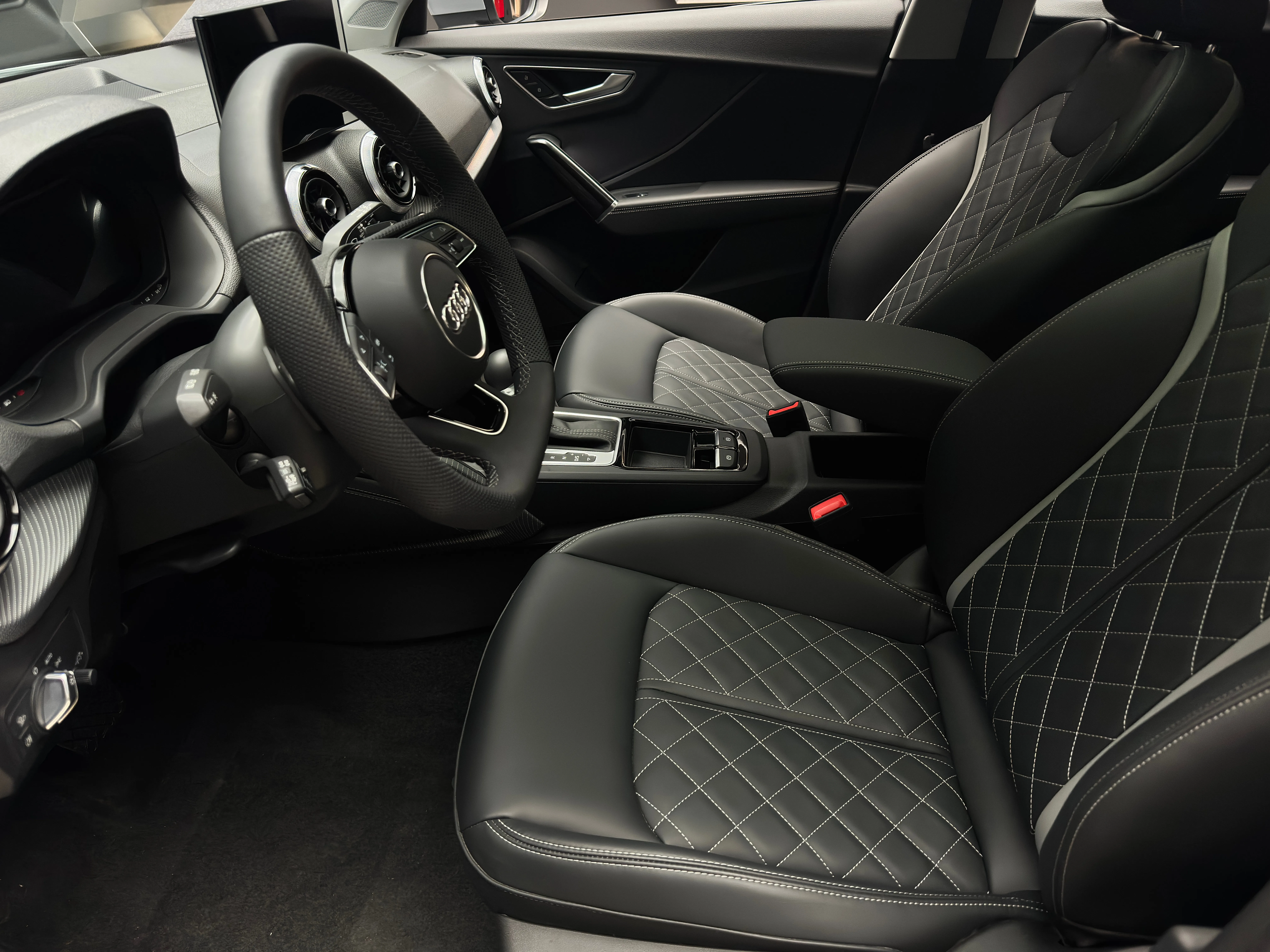 Audi Q2L 2025 17