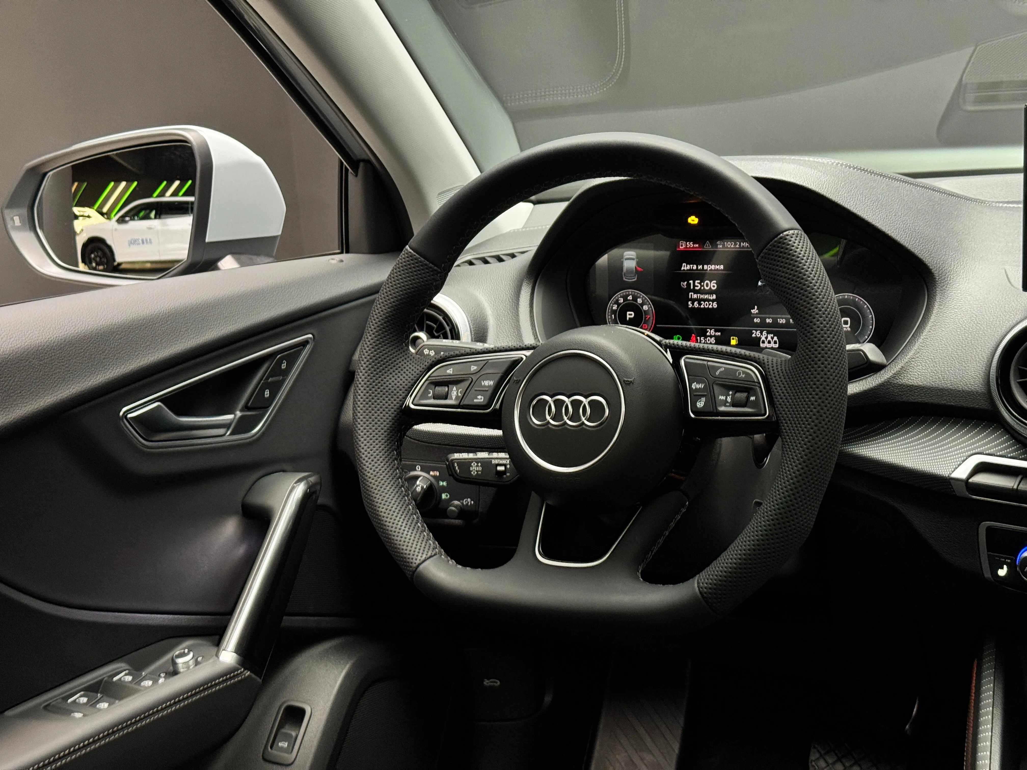 Audi Q2L 2025 10