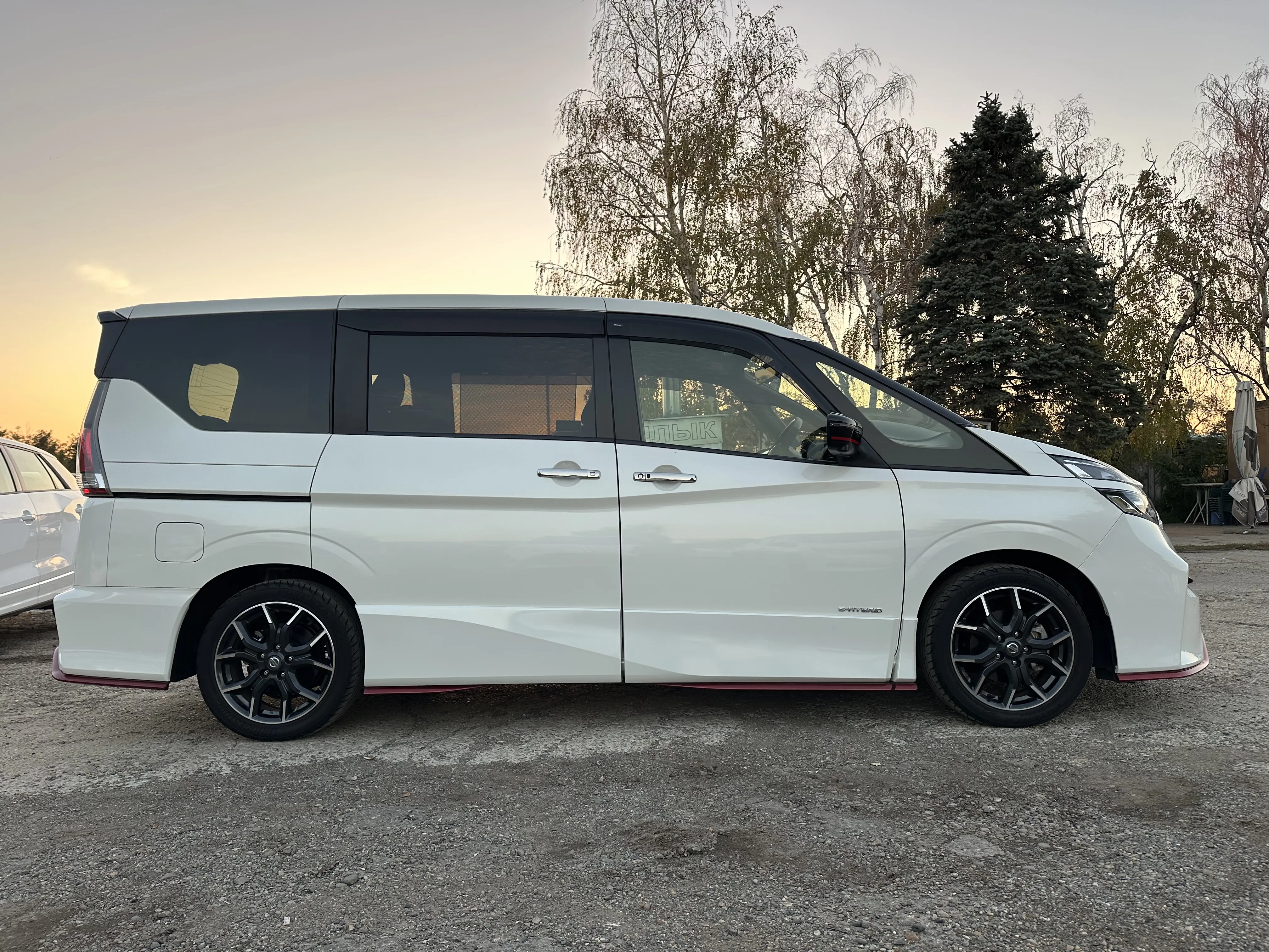 Nissan Serena, 2019