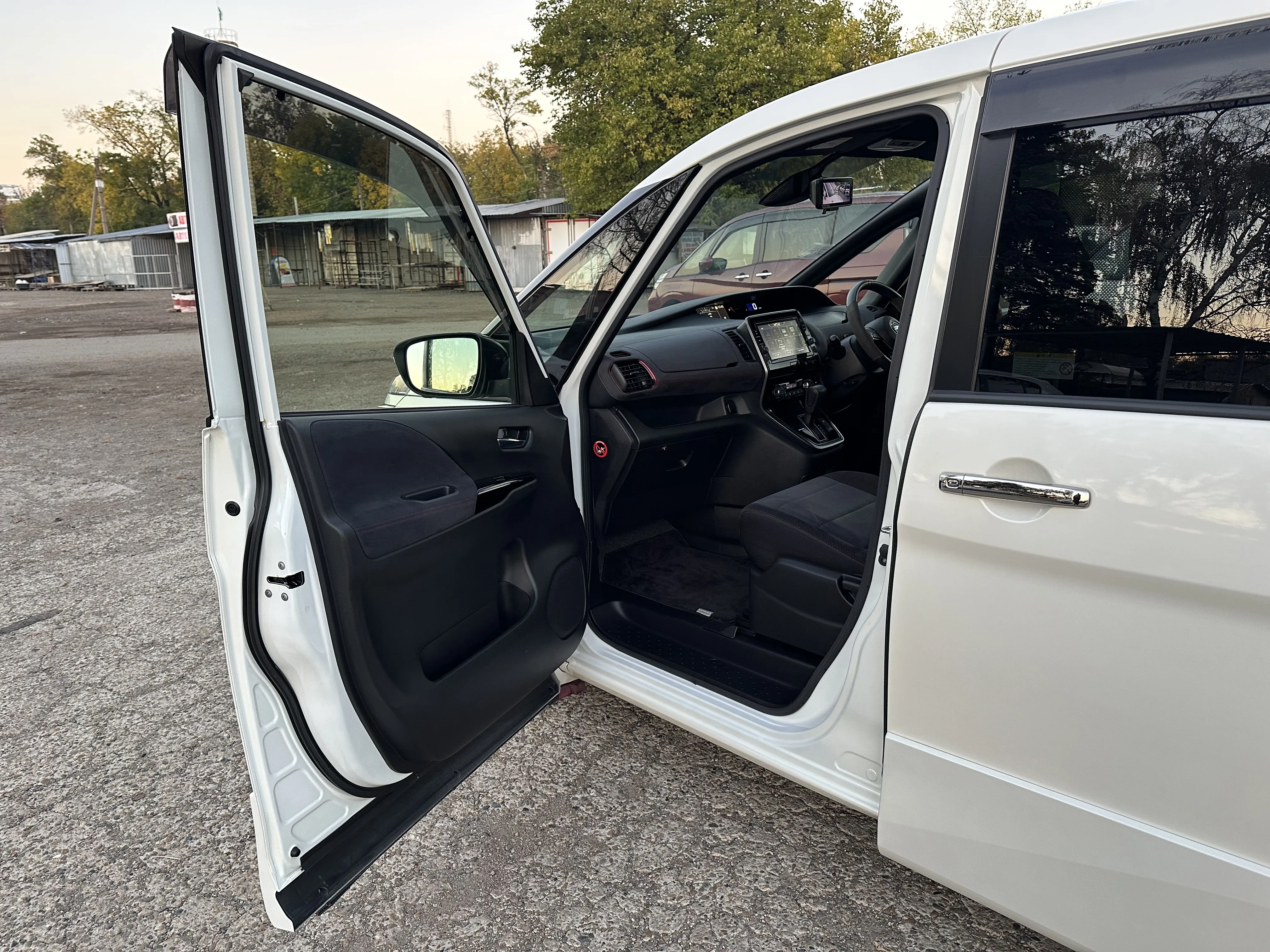 Nissan Serena, 2019