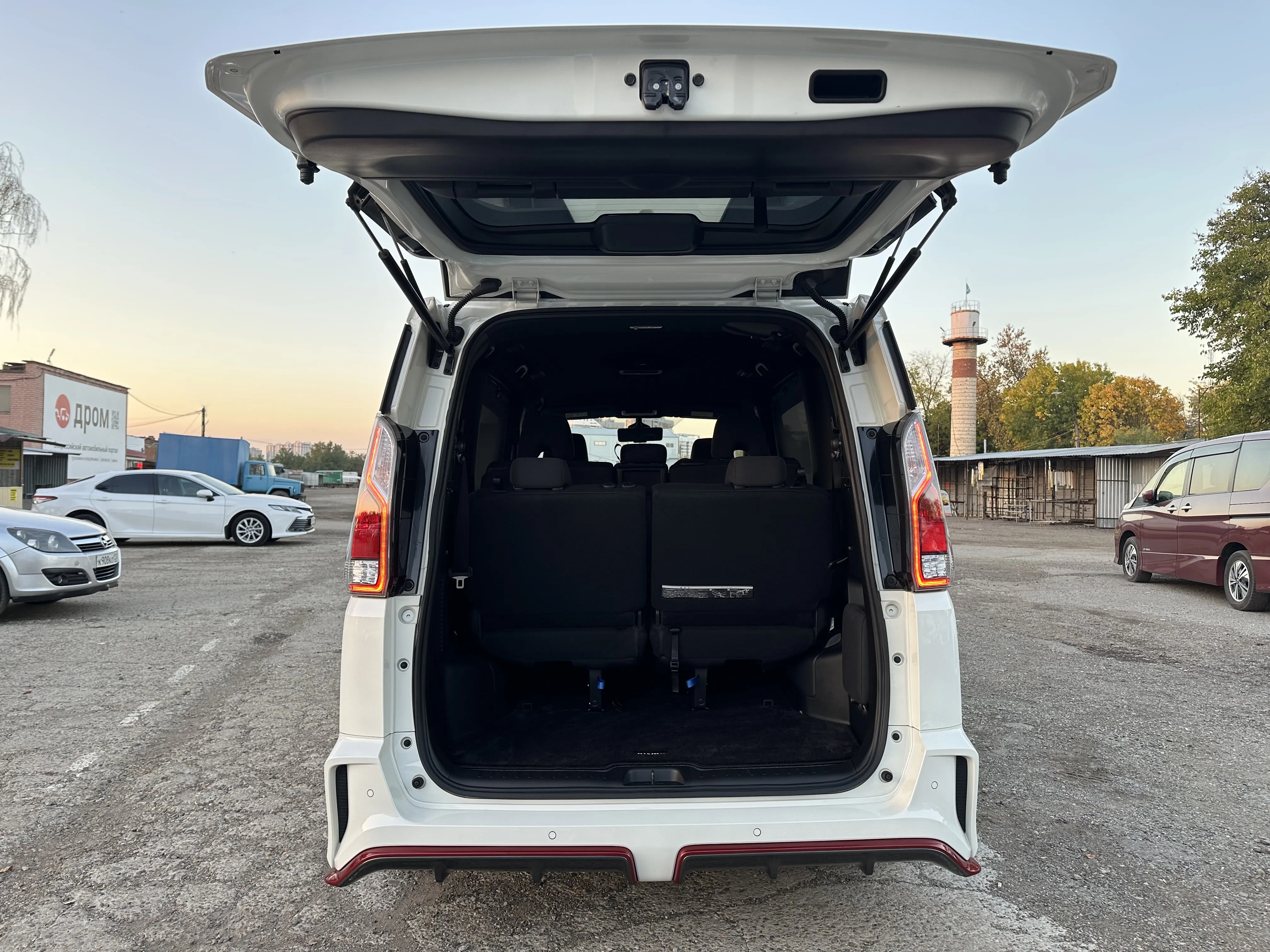 Nissan Serena, 2019