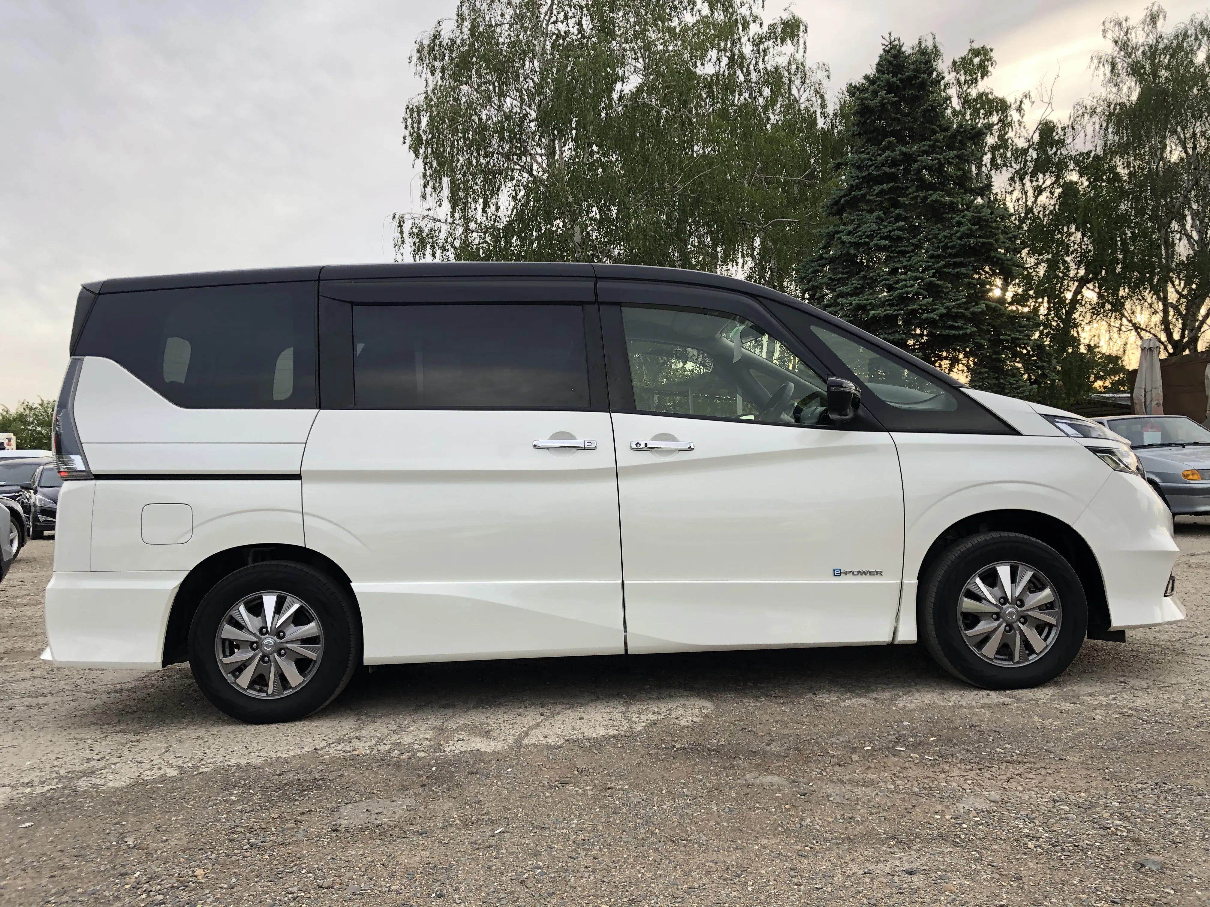 Nissan Serena, 2019
