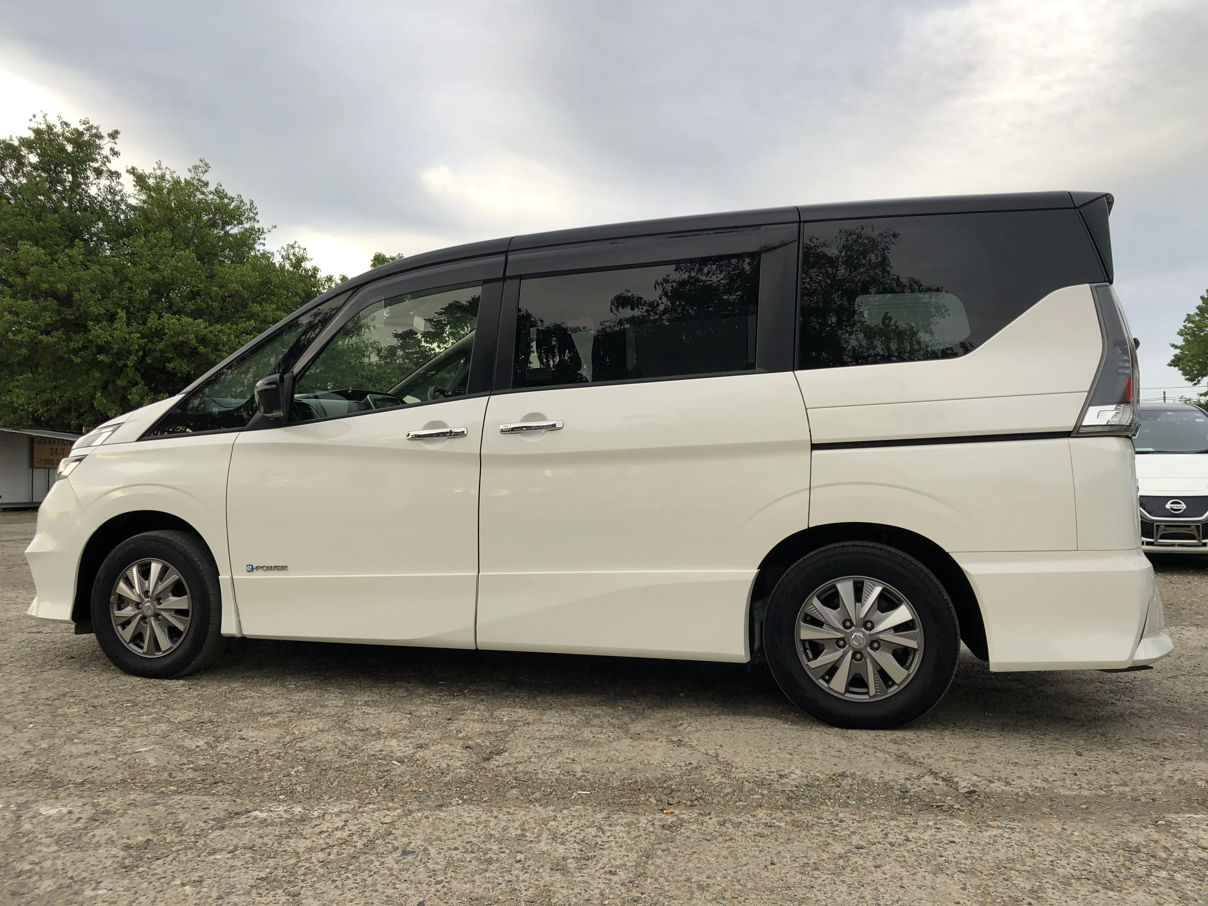 Nissan Serena, 2019