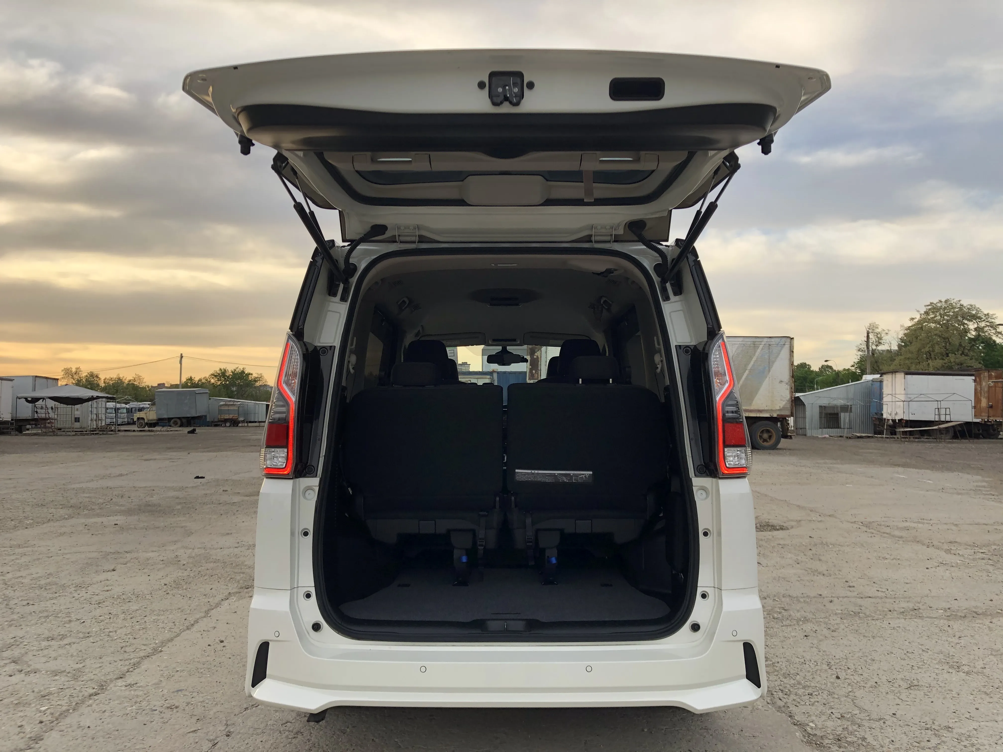 Nissan Serena, 2019