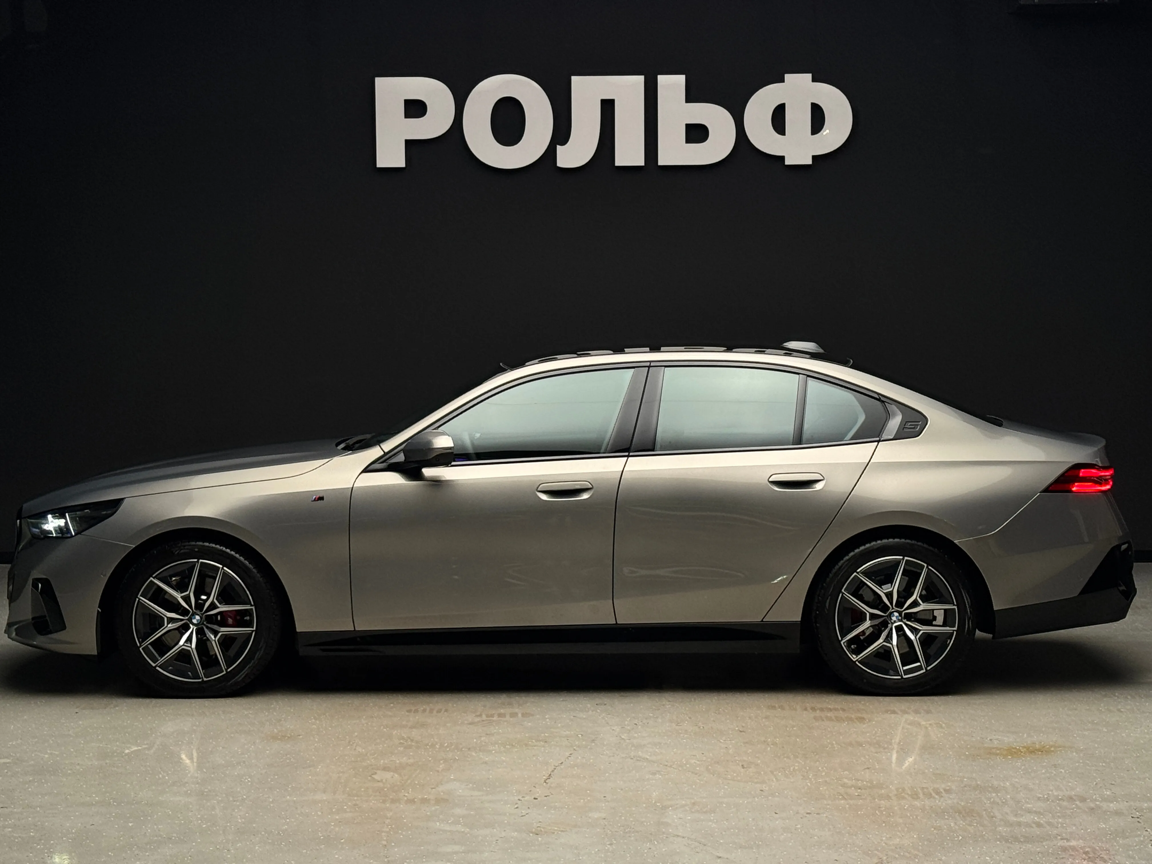 BMW 5 серия 2025 6