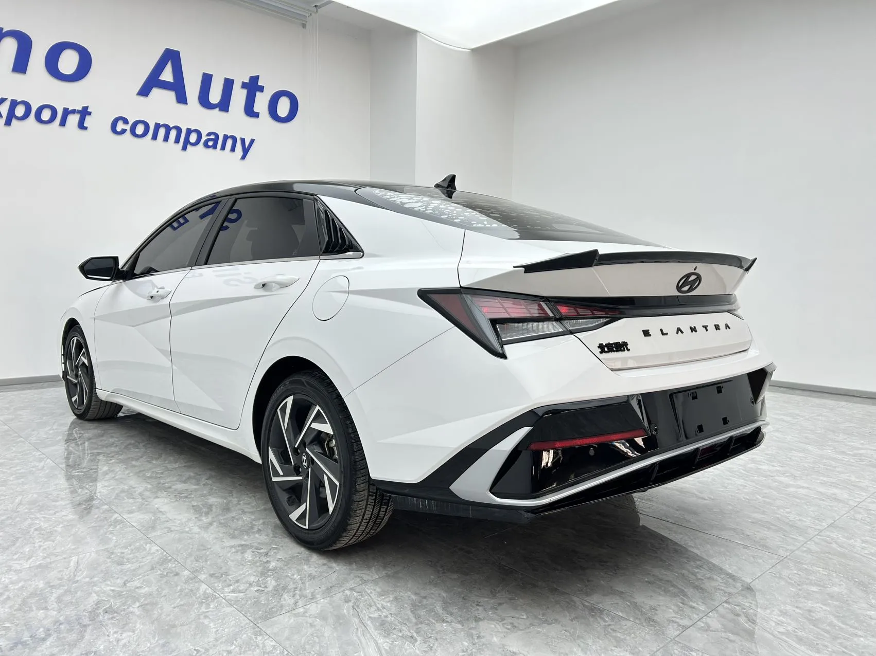Hyundai Elantra, 2023