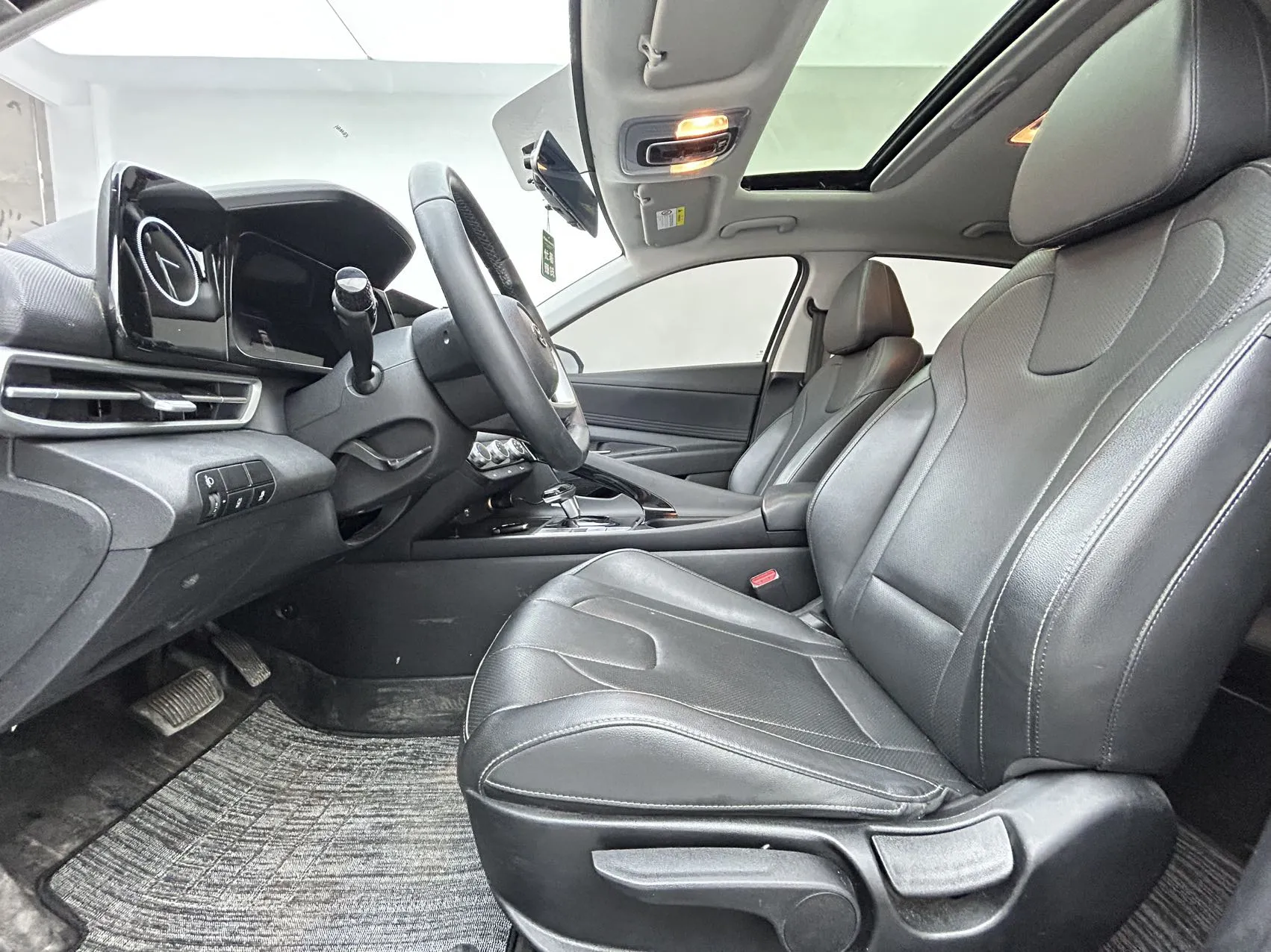 Hyundai Elantra, 2023