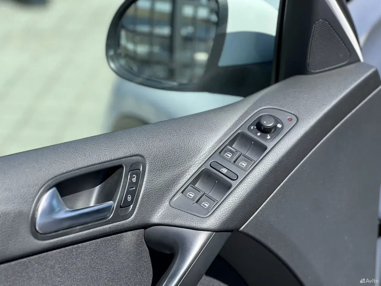 Volkswagen Tiguan, 2012