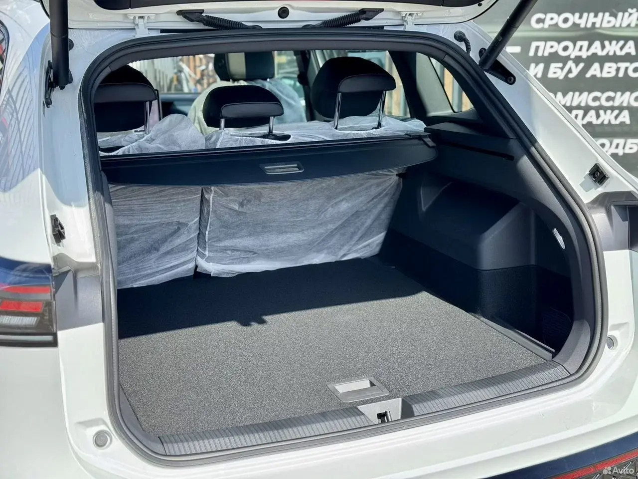 Volkswagen Tiguan L, 2026