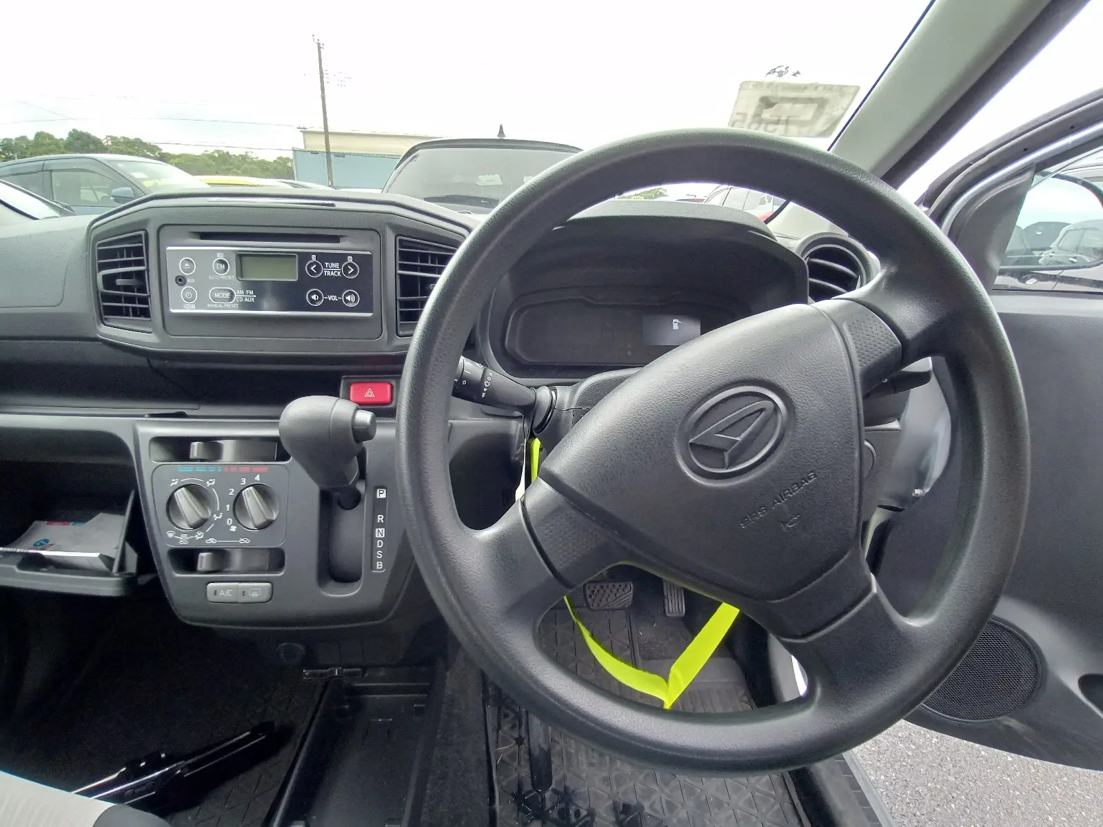 Daihatsu MIRA E S, 2022