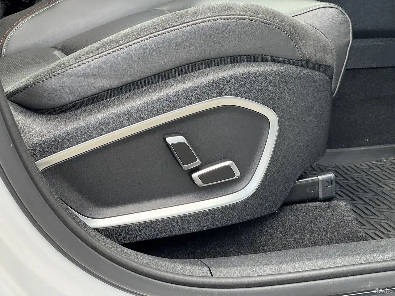 Geely Tugella, 2022
