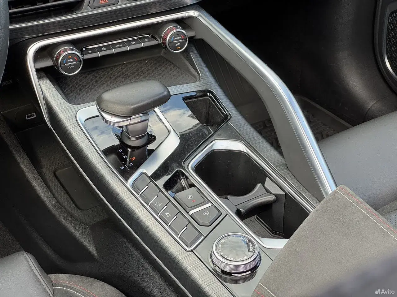 Geely Tugella, 2022