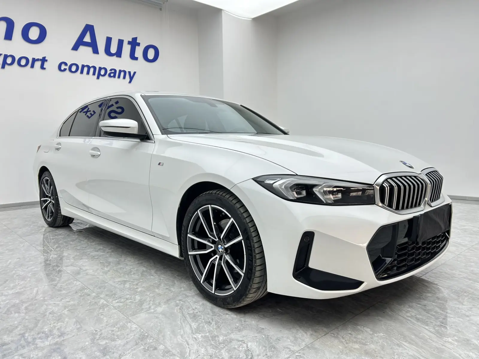 BMW 320Li, 2023