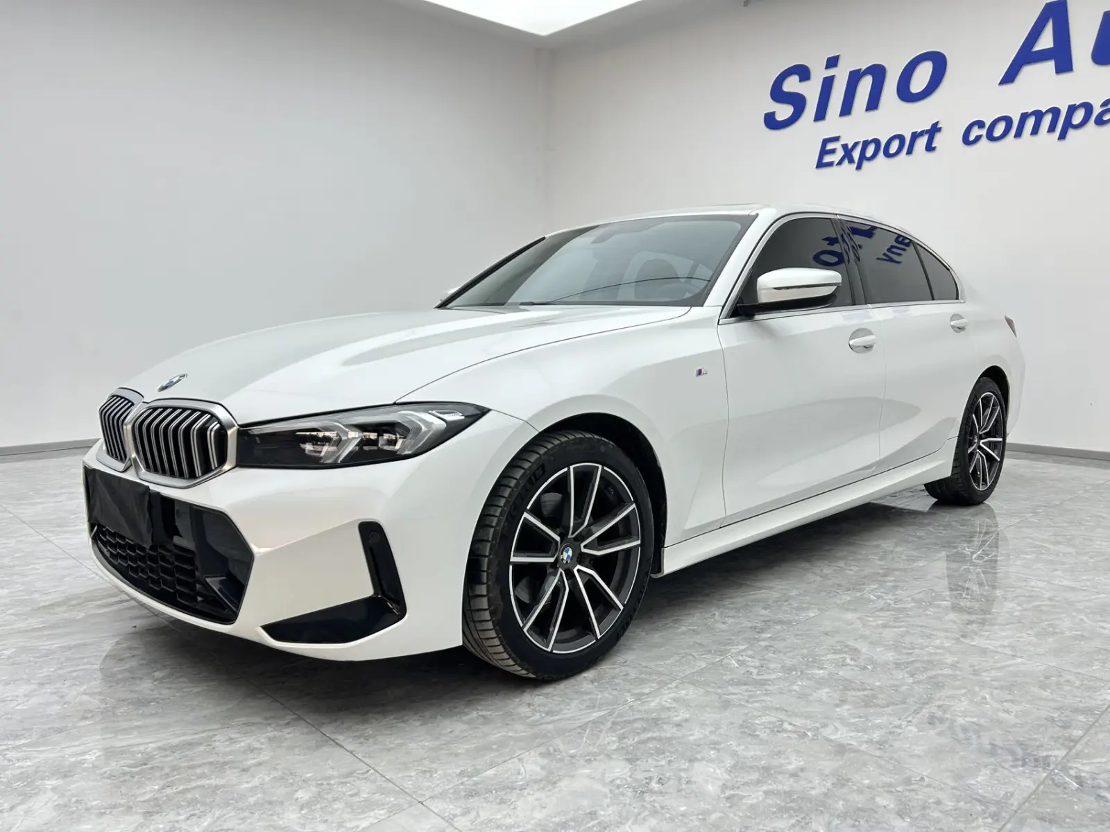 BMW 320Li, 2023