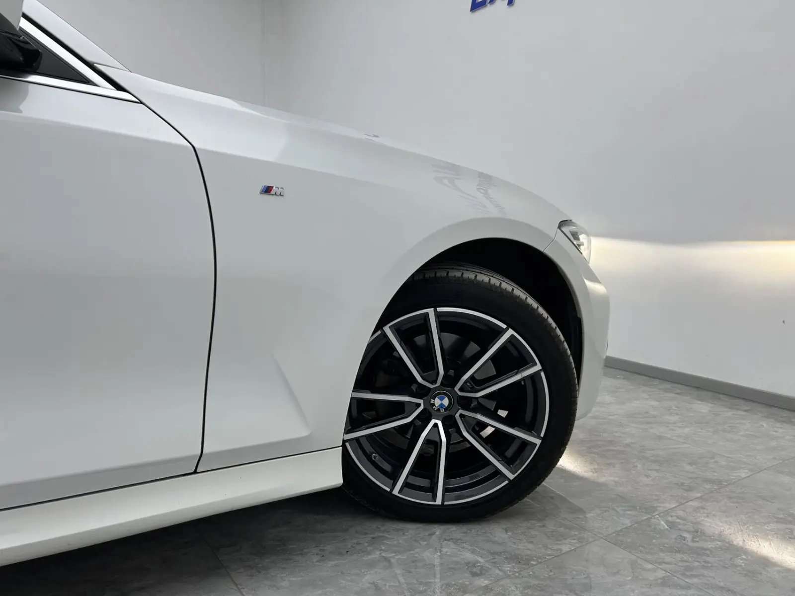 BMW 320Li, 2023
