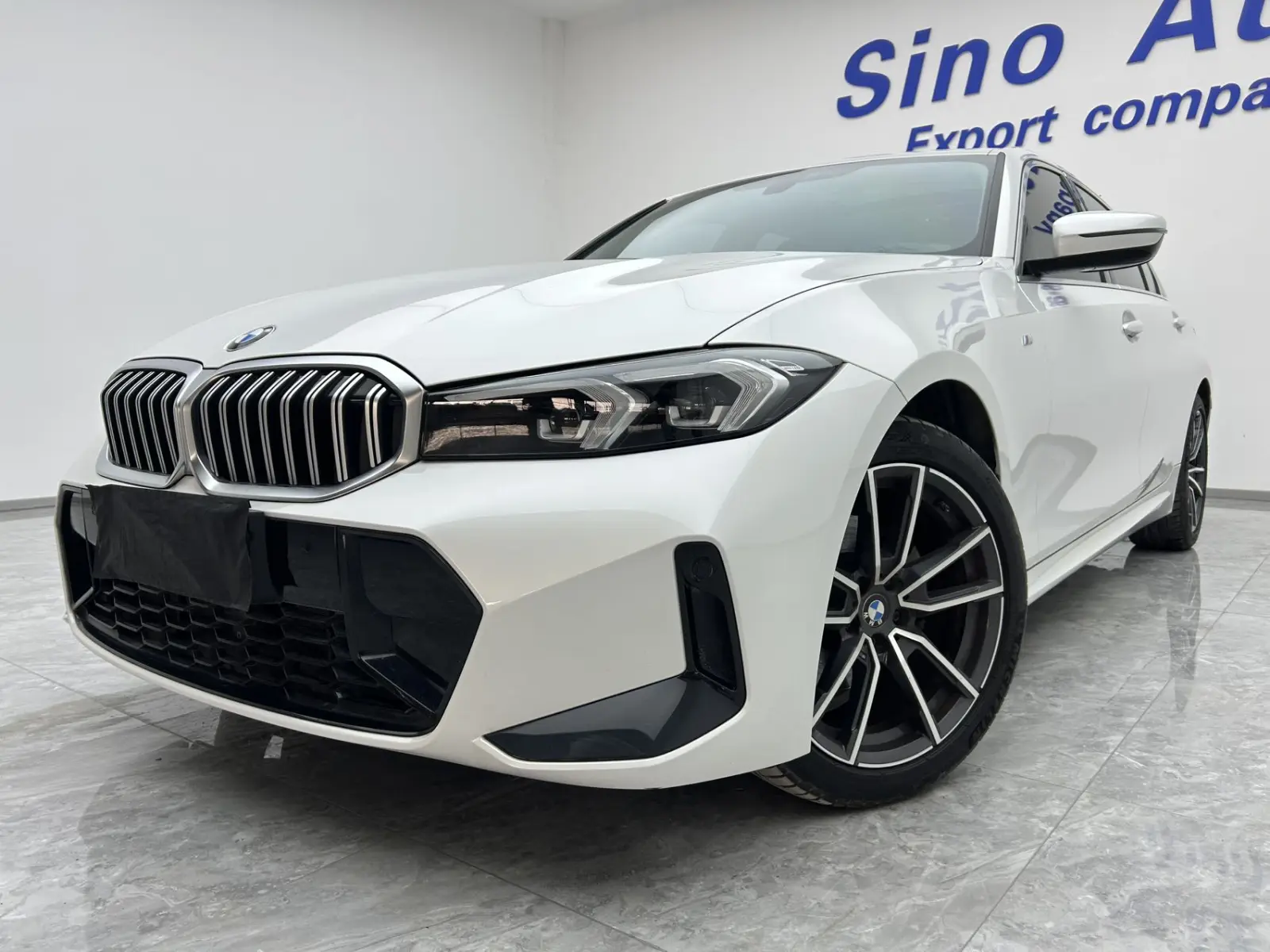 BMW 320Li, 2023