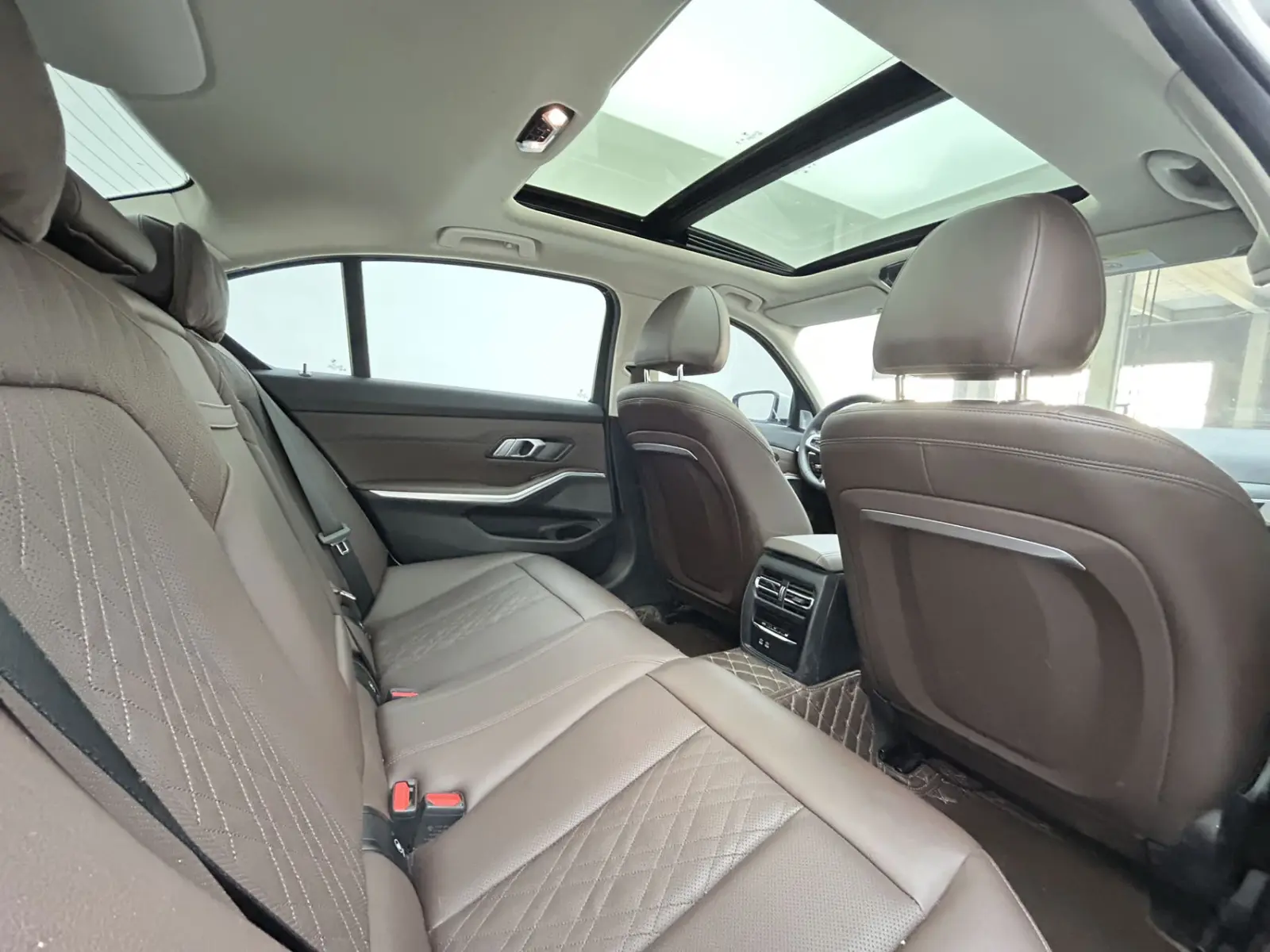 BMW 320Li, 2023