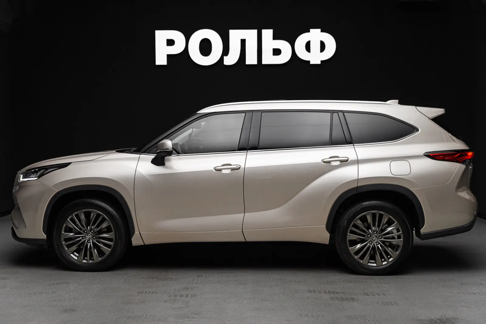 Toyota Highlander 2026 4