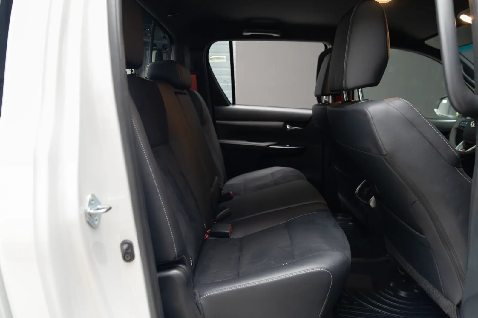 Toyota Hilux 2025 32