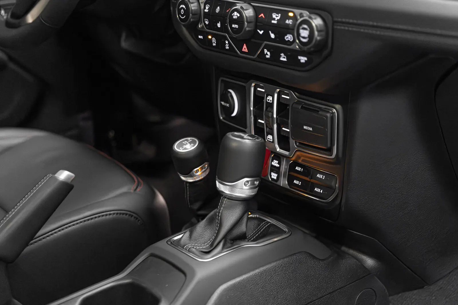 Jeep Wrangler 2025 16
