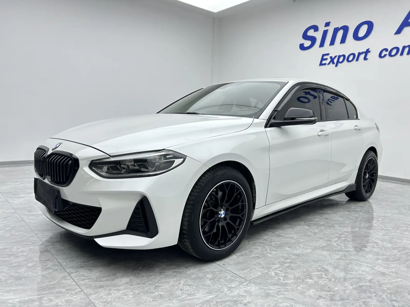BMW 120i, 2022