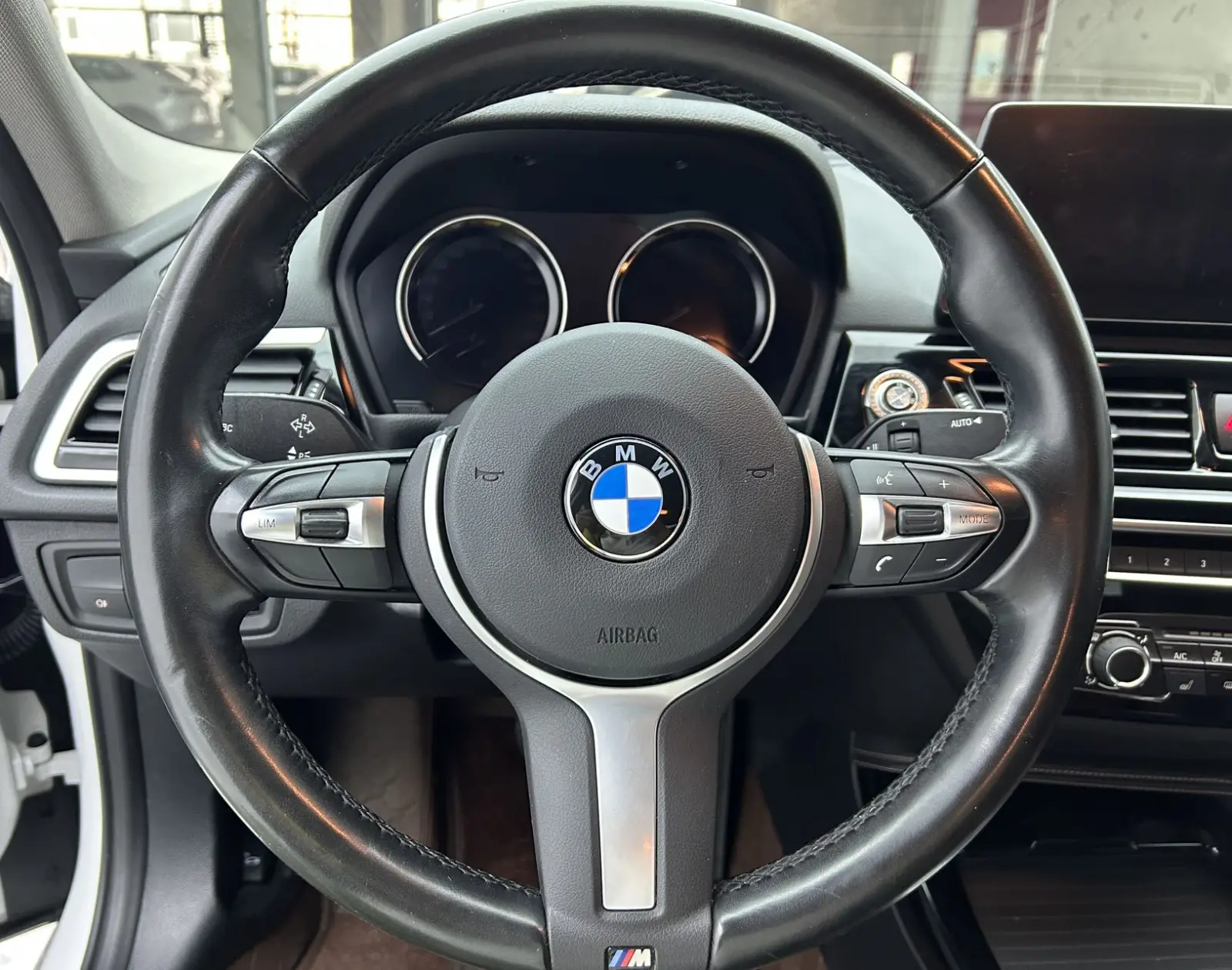 BMW 120i, 2022