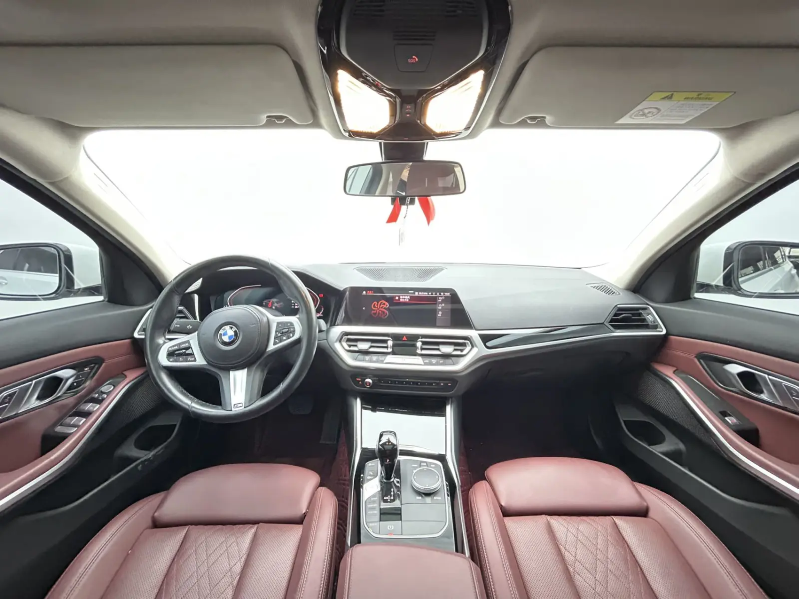 BMW 320Li, 2022
