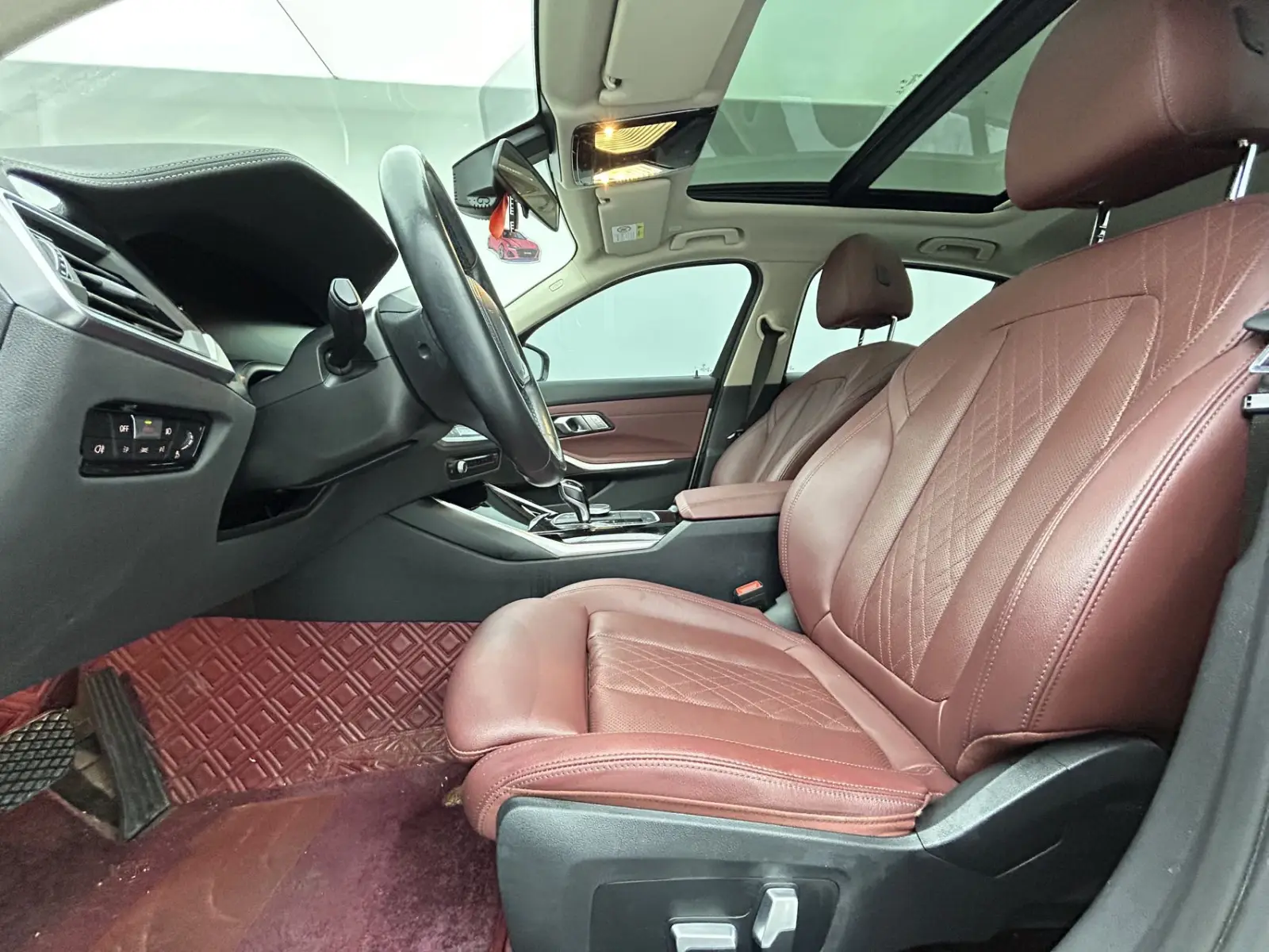 BMW 320Li, 2022