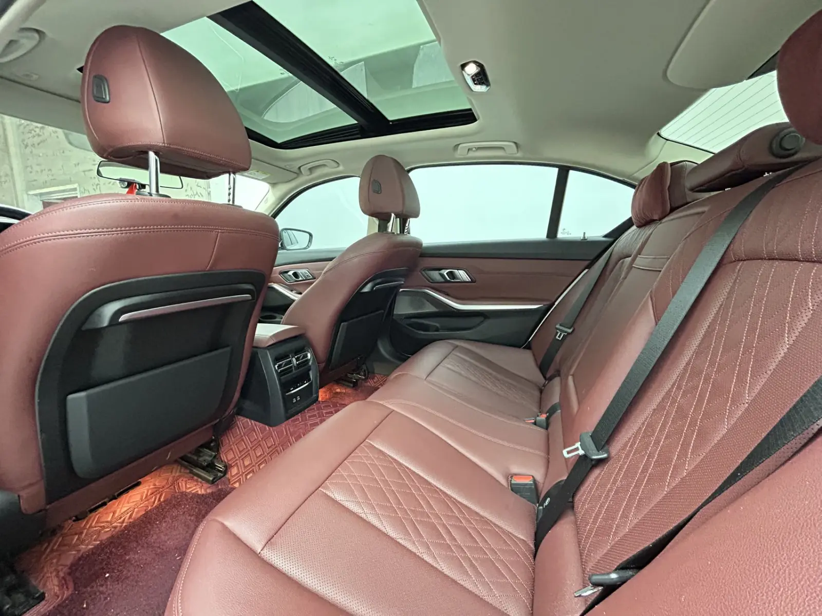 BMW 320Li, 2022