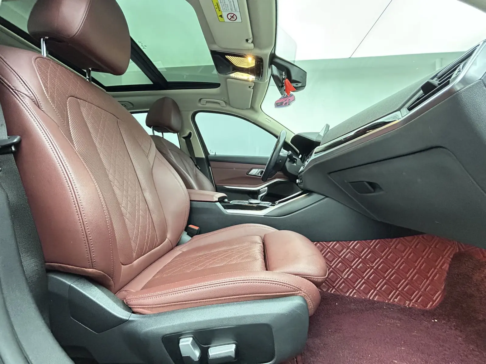 BMW 320Li, 2022