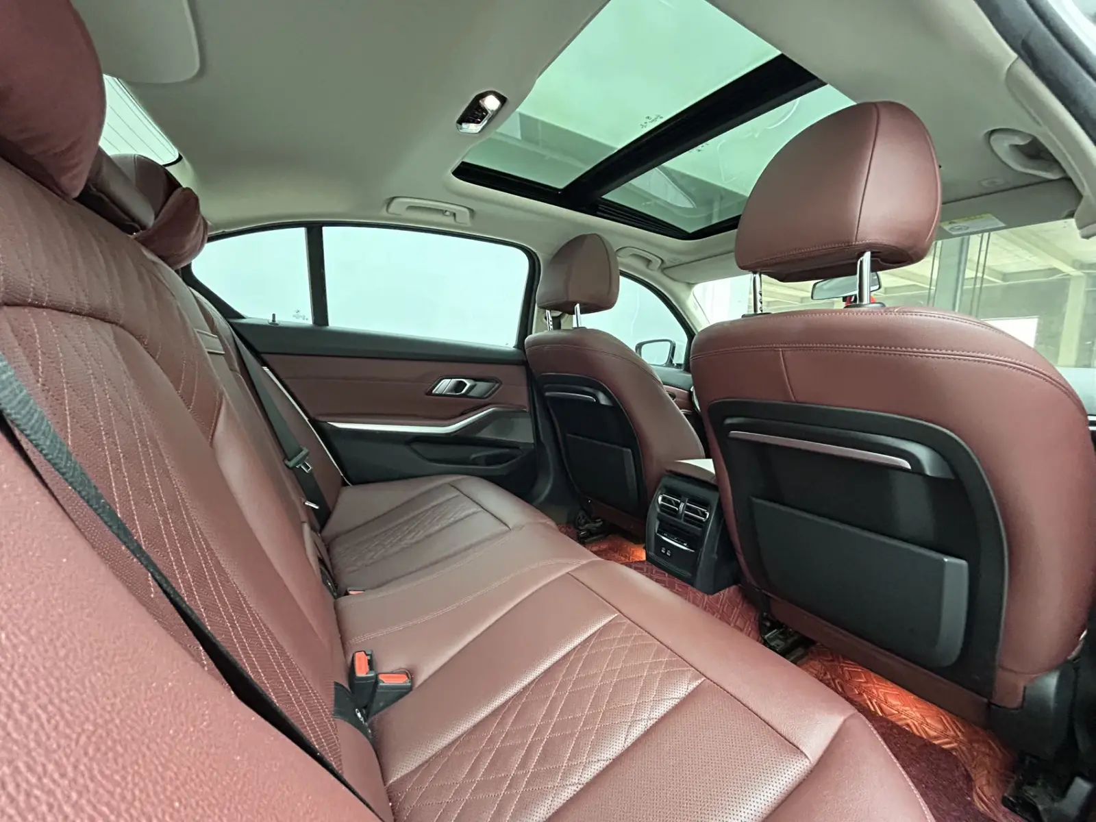 BMW 320Li, 2022