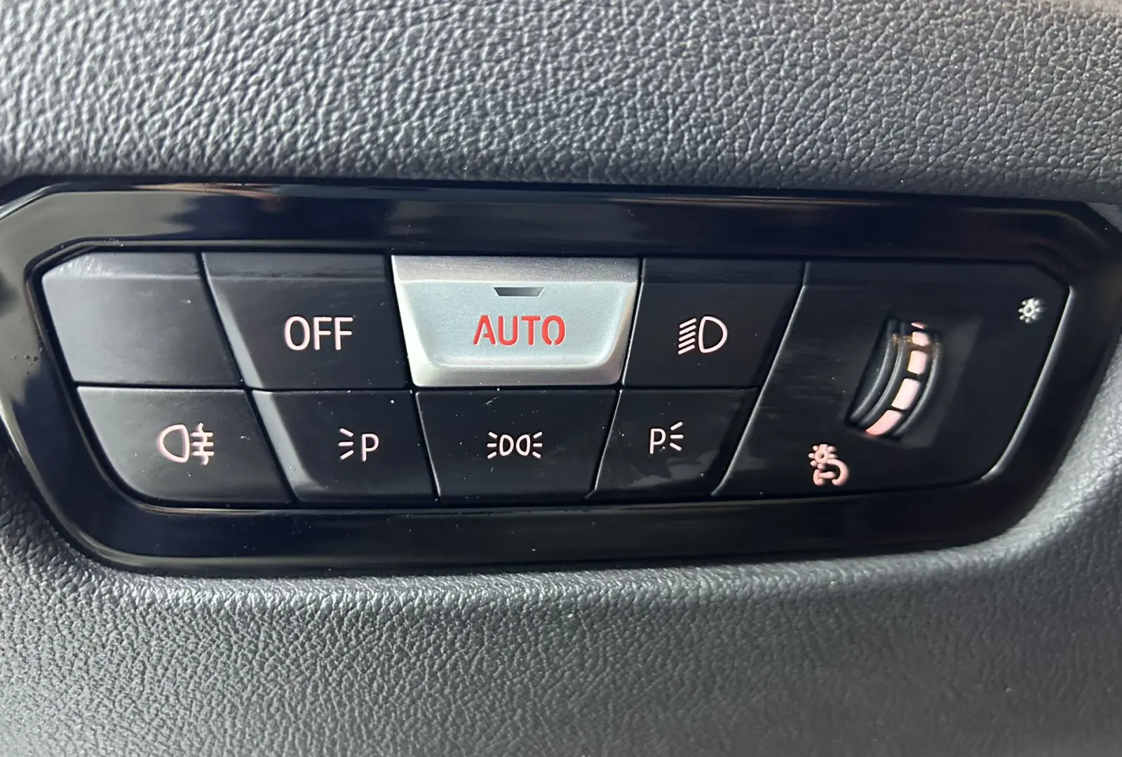 BMW 320Li, 2022