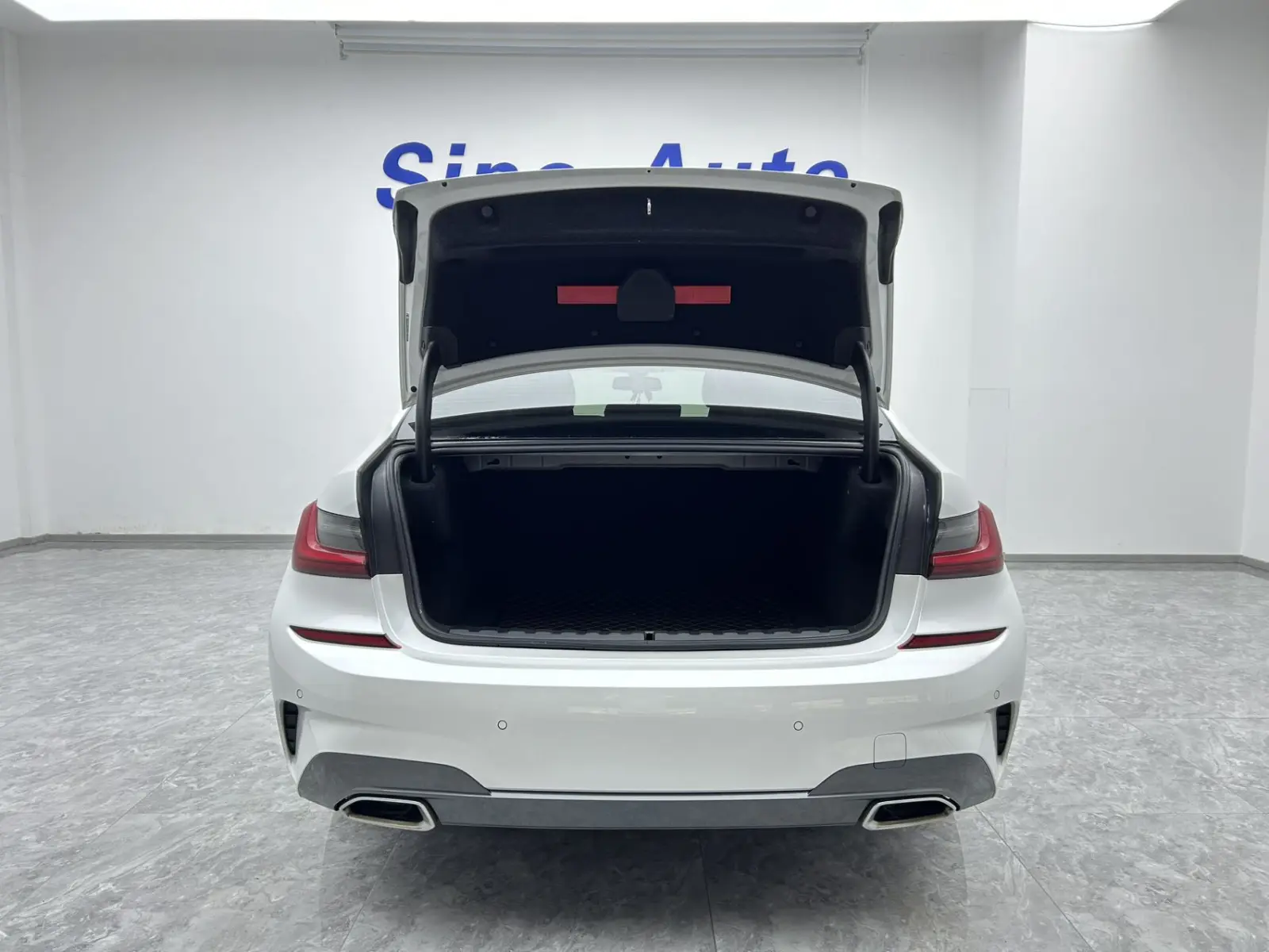 BMW 320Li, 2022
