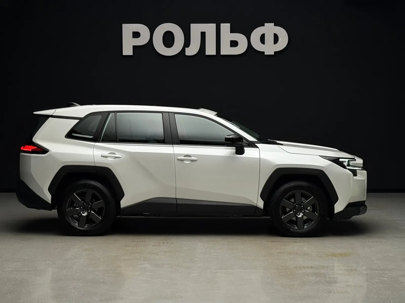 Toyota RAV4 2025 4