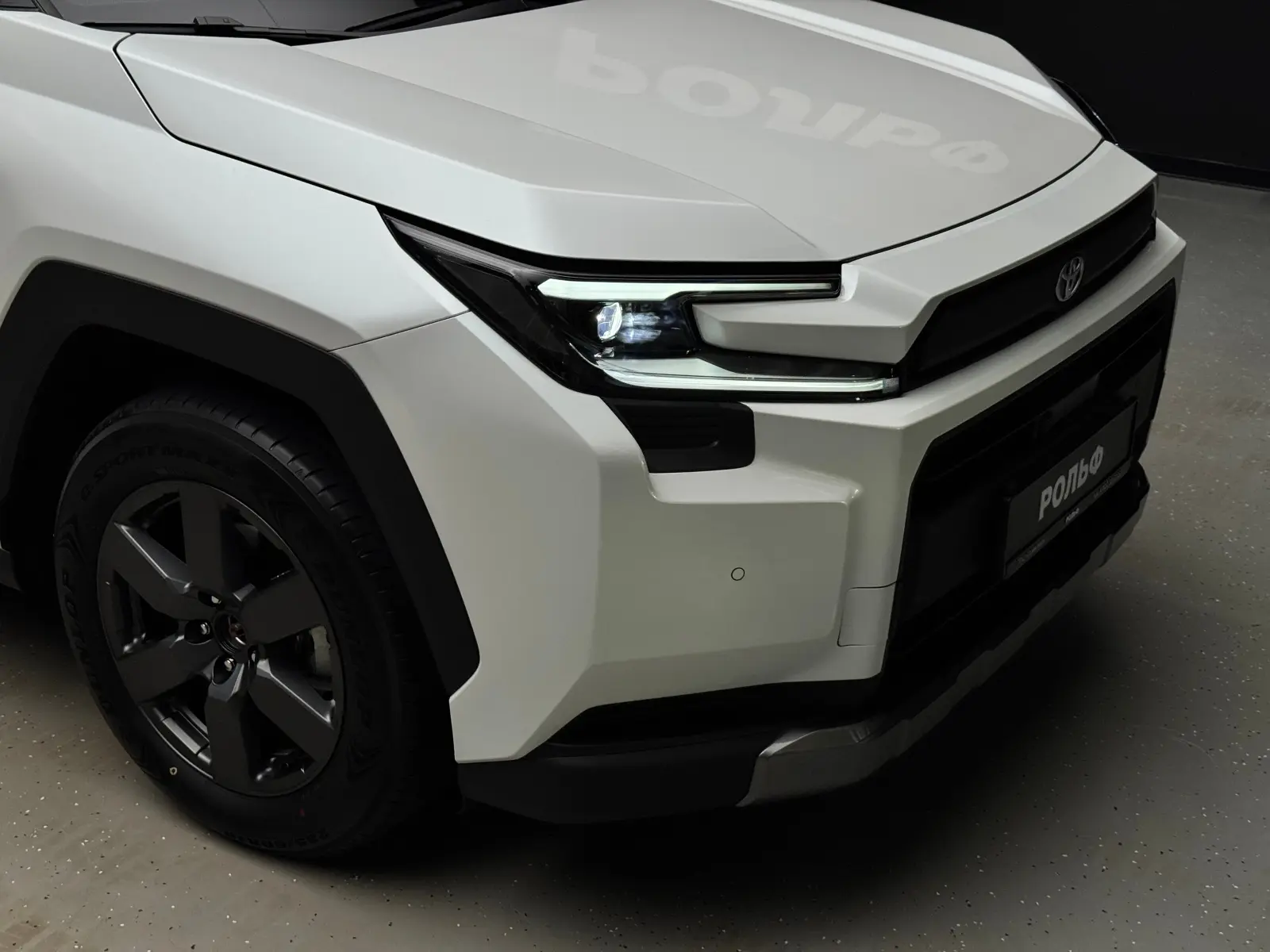 Toyota RAV4 2025 8