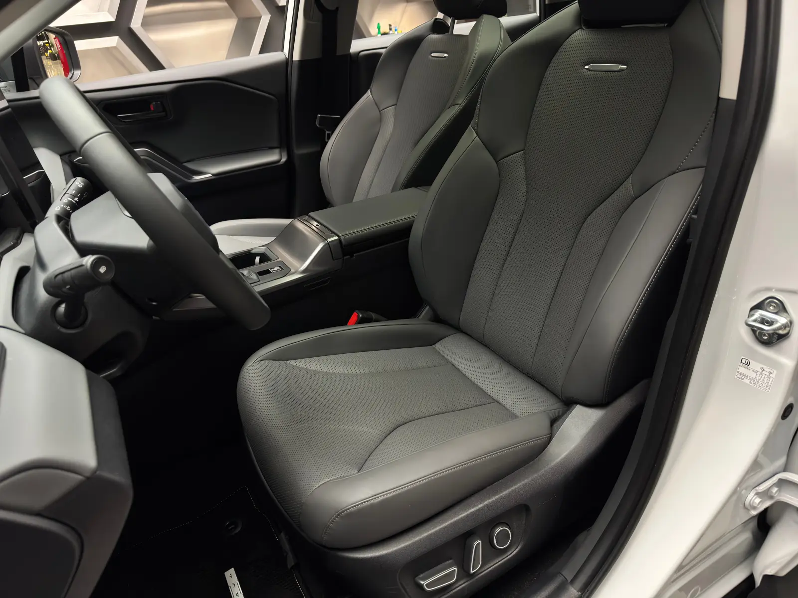 Toyota RAV4 2025 15