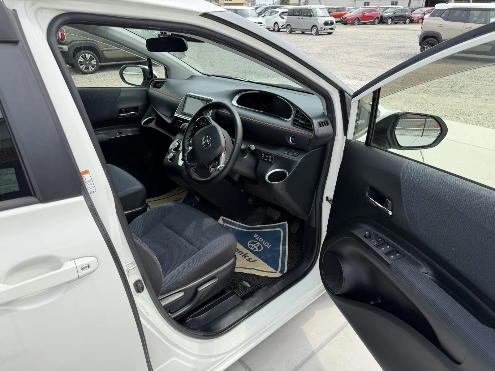 Toyota Sienta, 2017