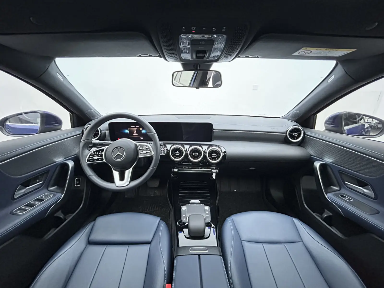 Mercedes-Benz A180L, 2022